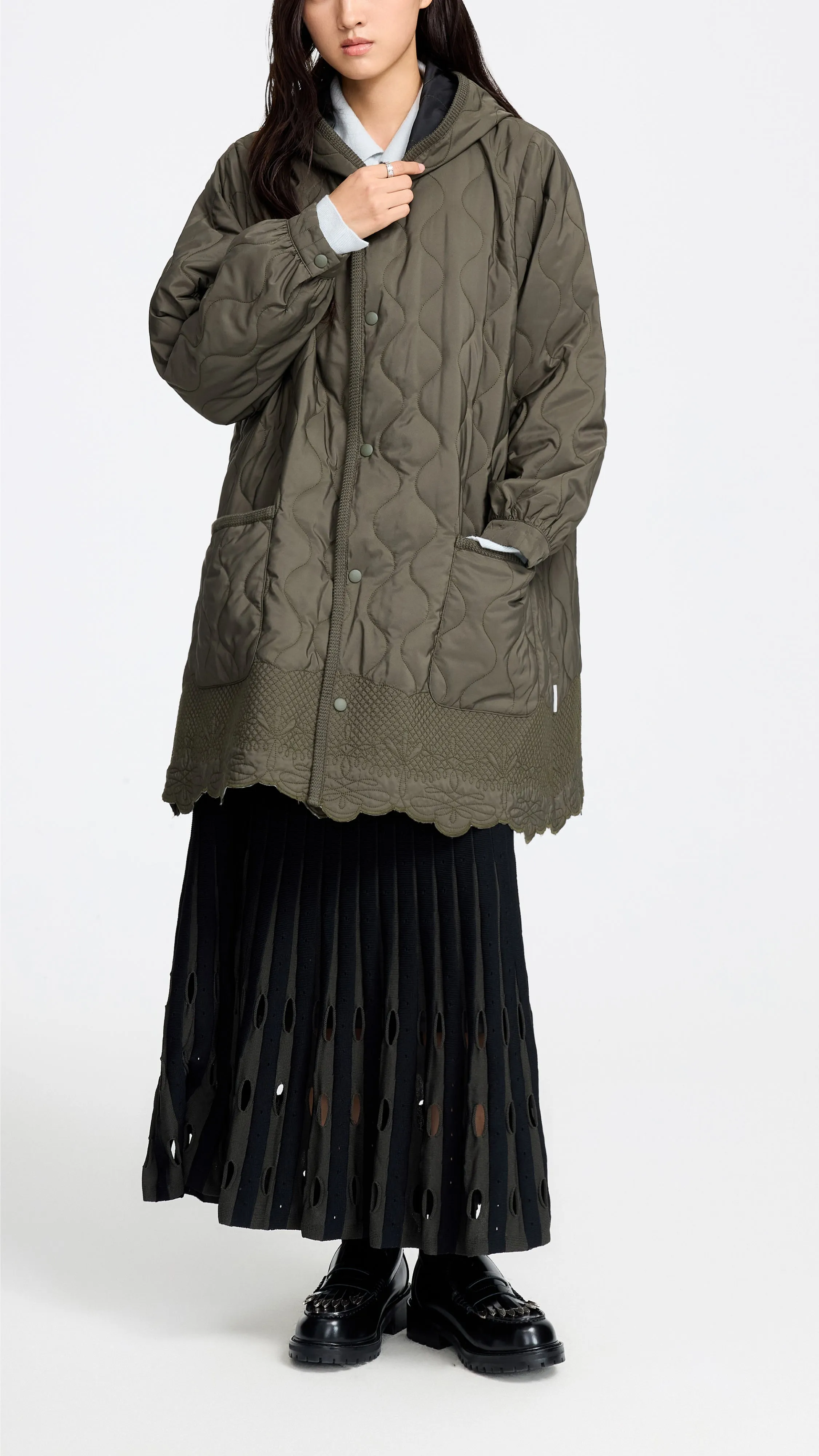 Contrast Color Pleated Knit Skirt sold by INITIAL Fashion product image thumbnail 4