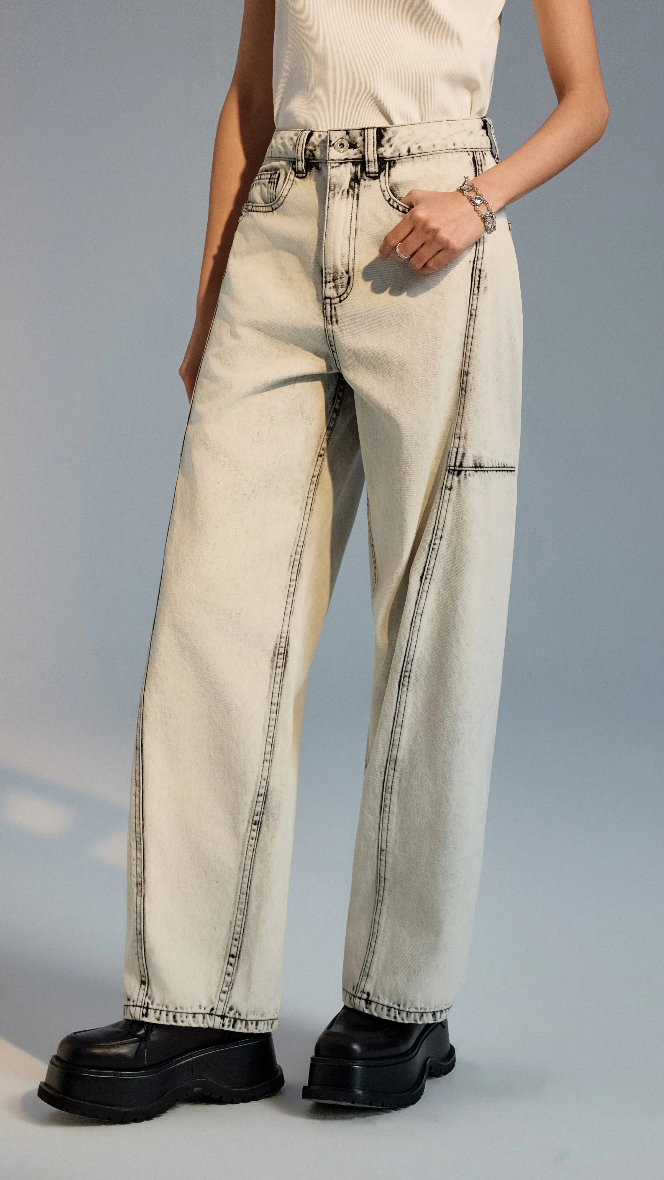 Bleach-washed Balloon Jeans sold by INITIAL Fashion product image thumbnail 2