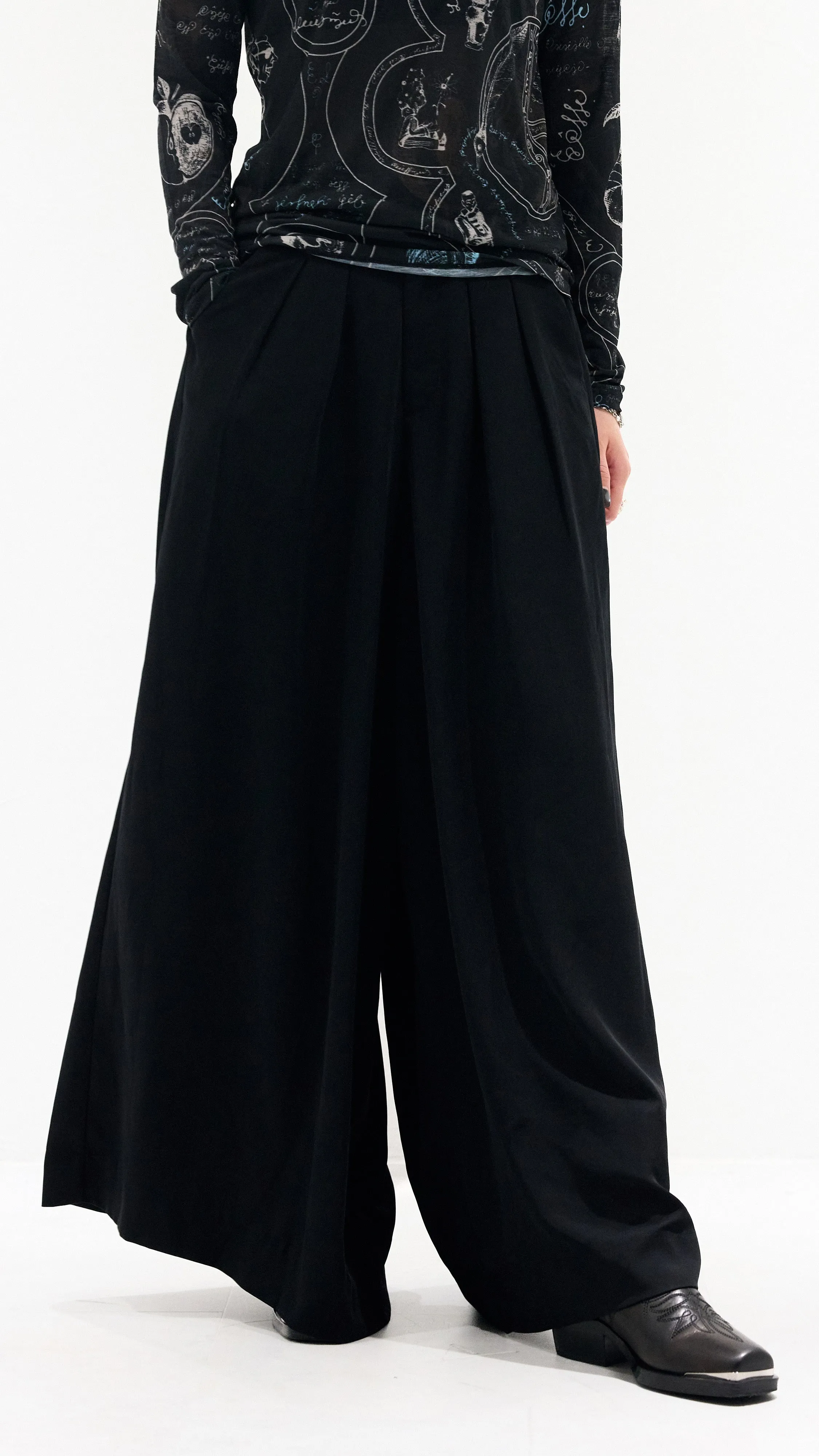 Pleated Wide-leg Pants sold by INITIAL Fashion product image thumbnail 4