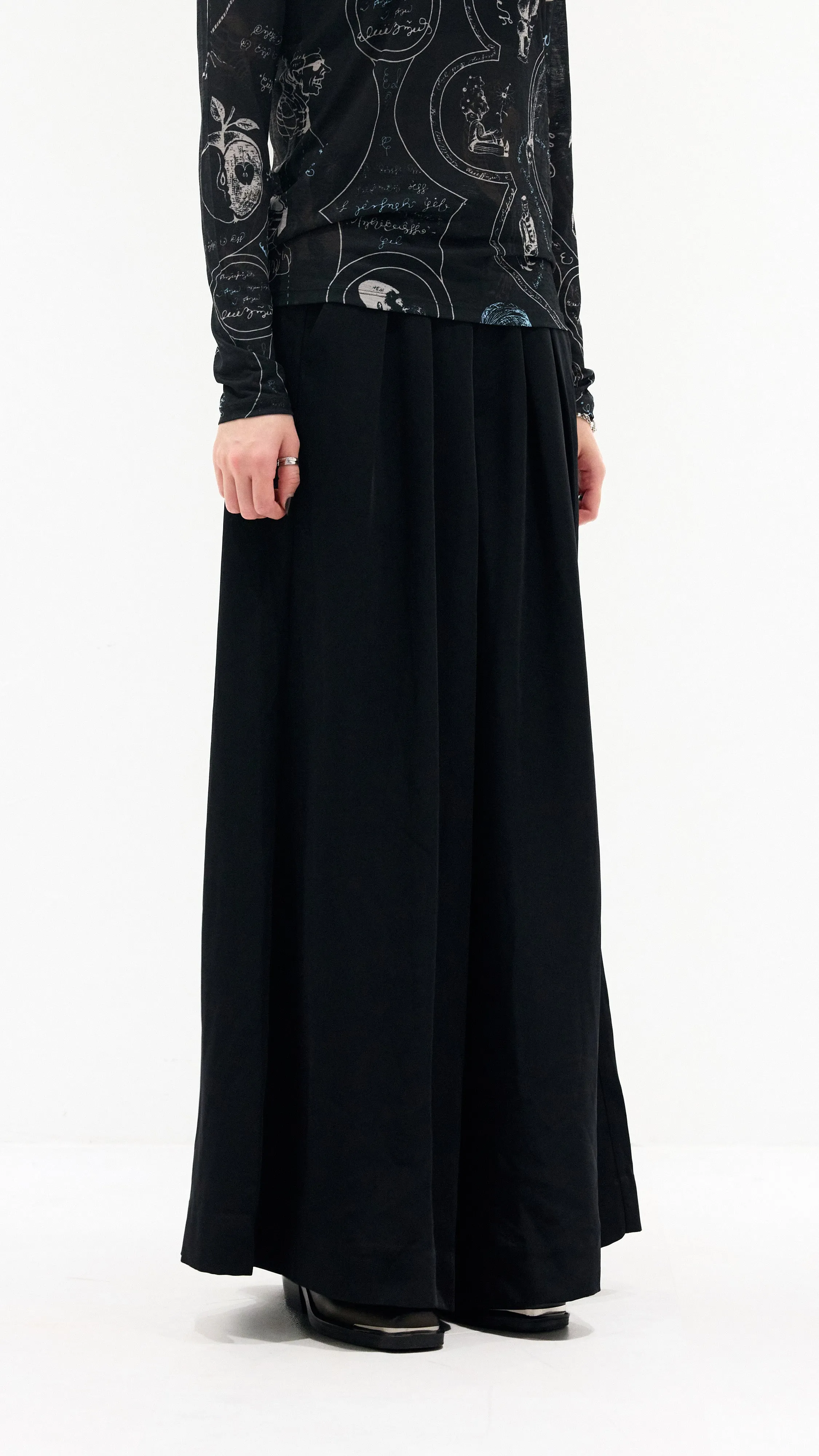 Pleated Wide-leg Pants sold by INITIAL Fashion product image thumbnail 2