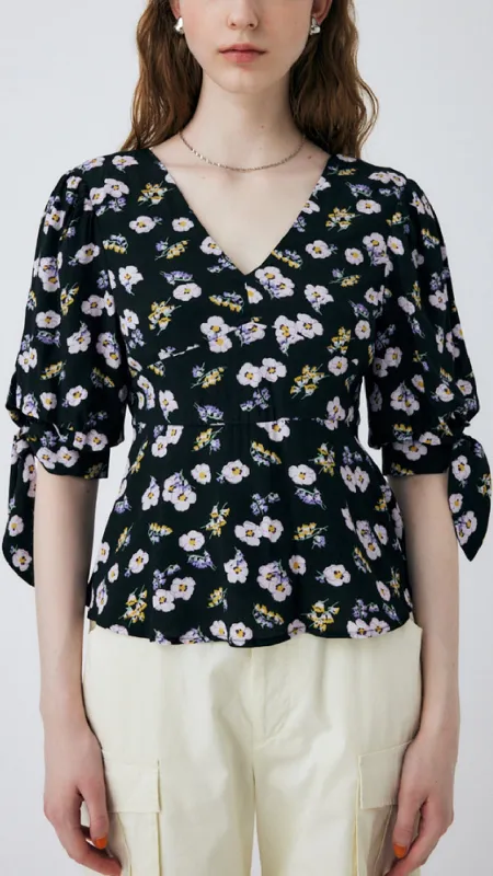Floral Printed Ribbon Blouse made by Moussy