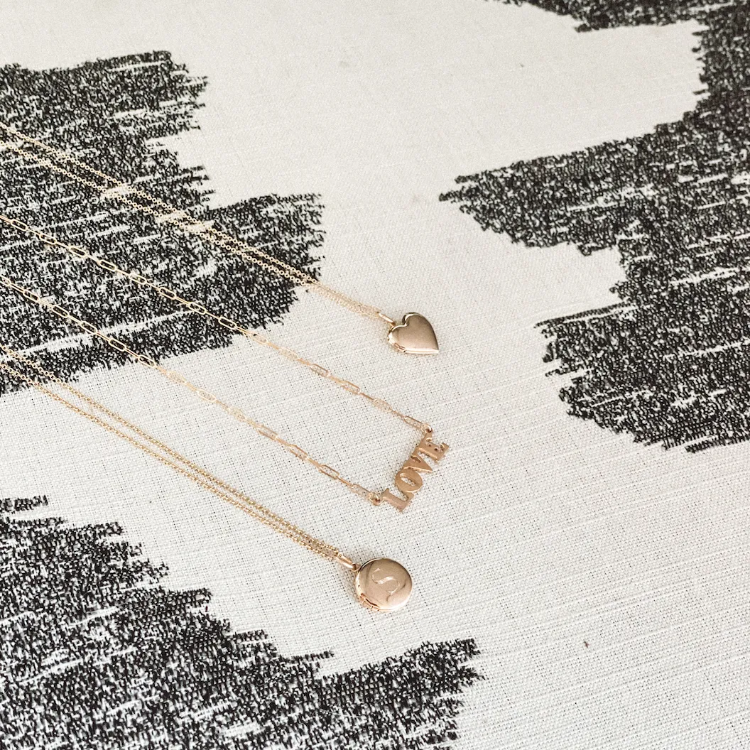 CHARLI SMALL HEART ENGRAVED LOCKET sold by SARAH CHLOE product image thumbnail 2