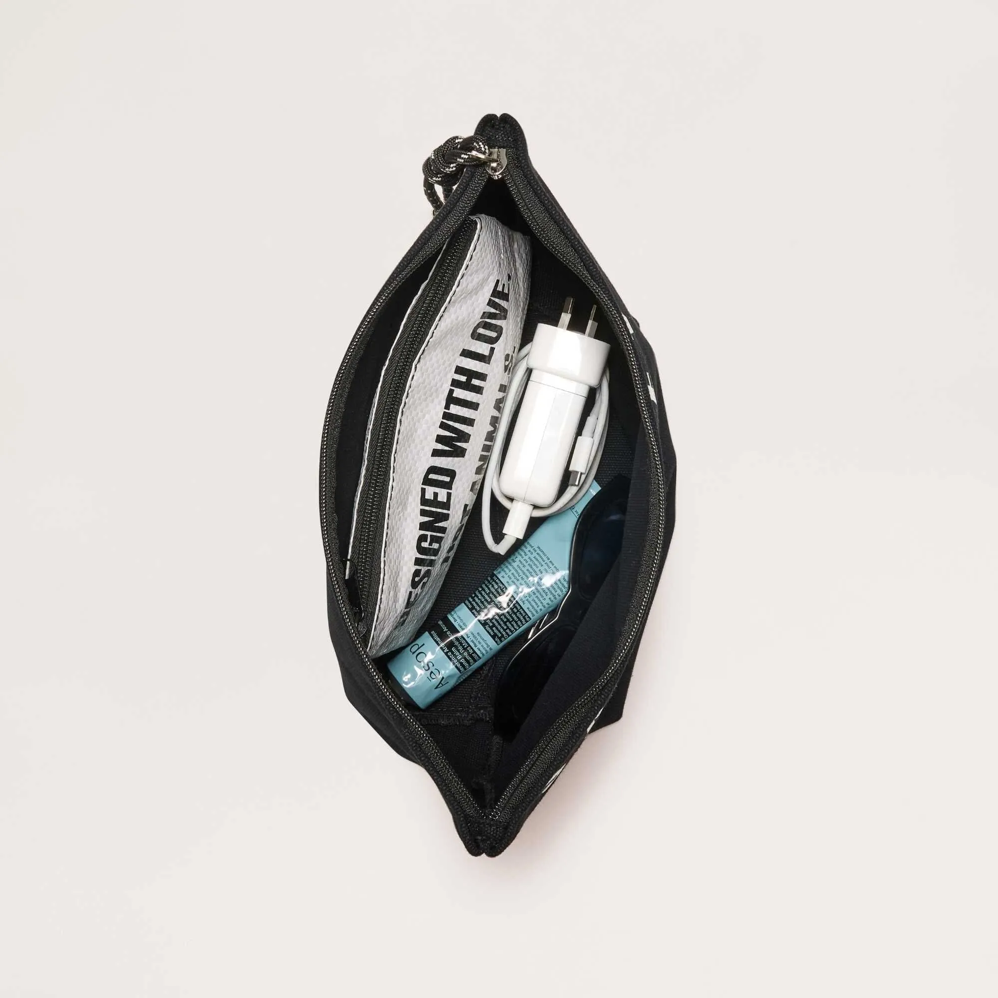 Zippy Pouch - Noir sold by Sans Beast product image thumbnail 3