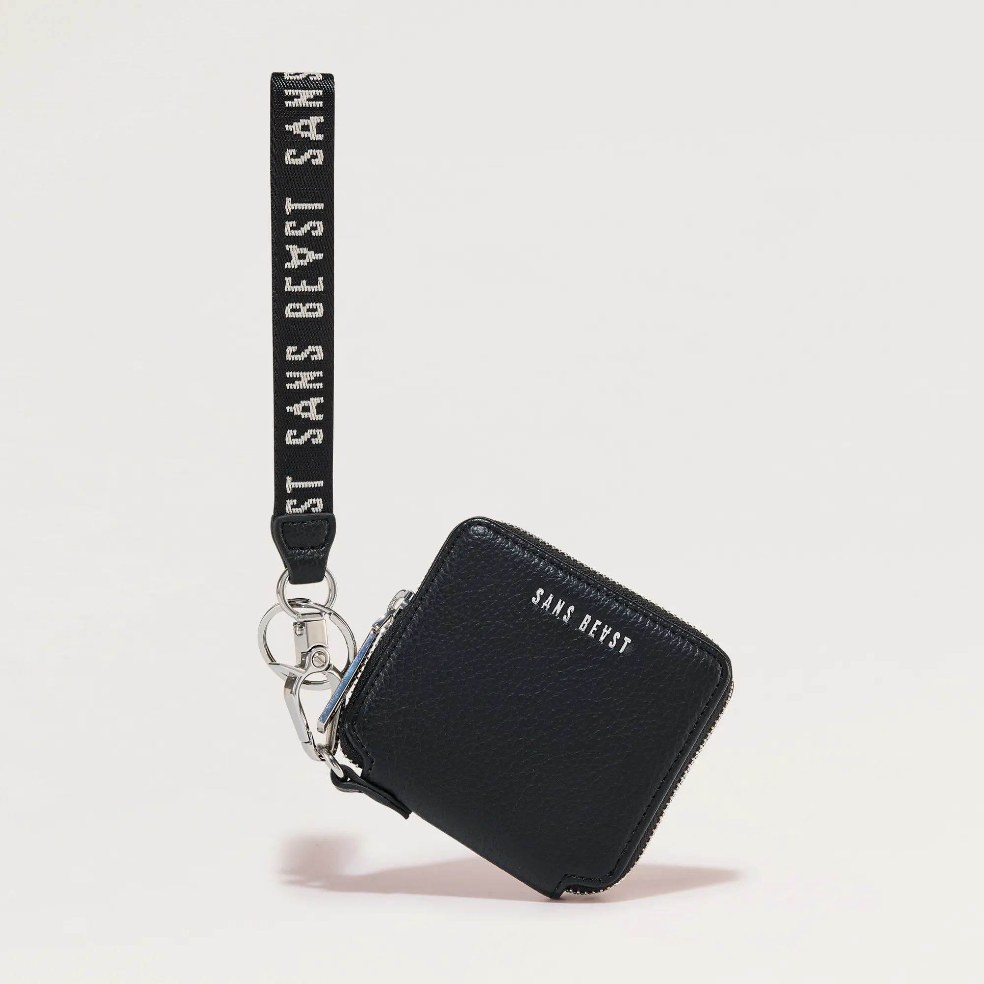 Voyage Wallet - Noir Pebble sold by Sans Beast