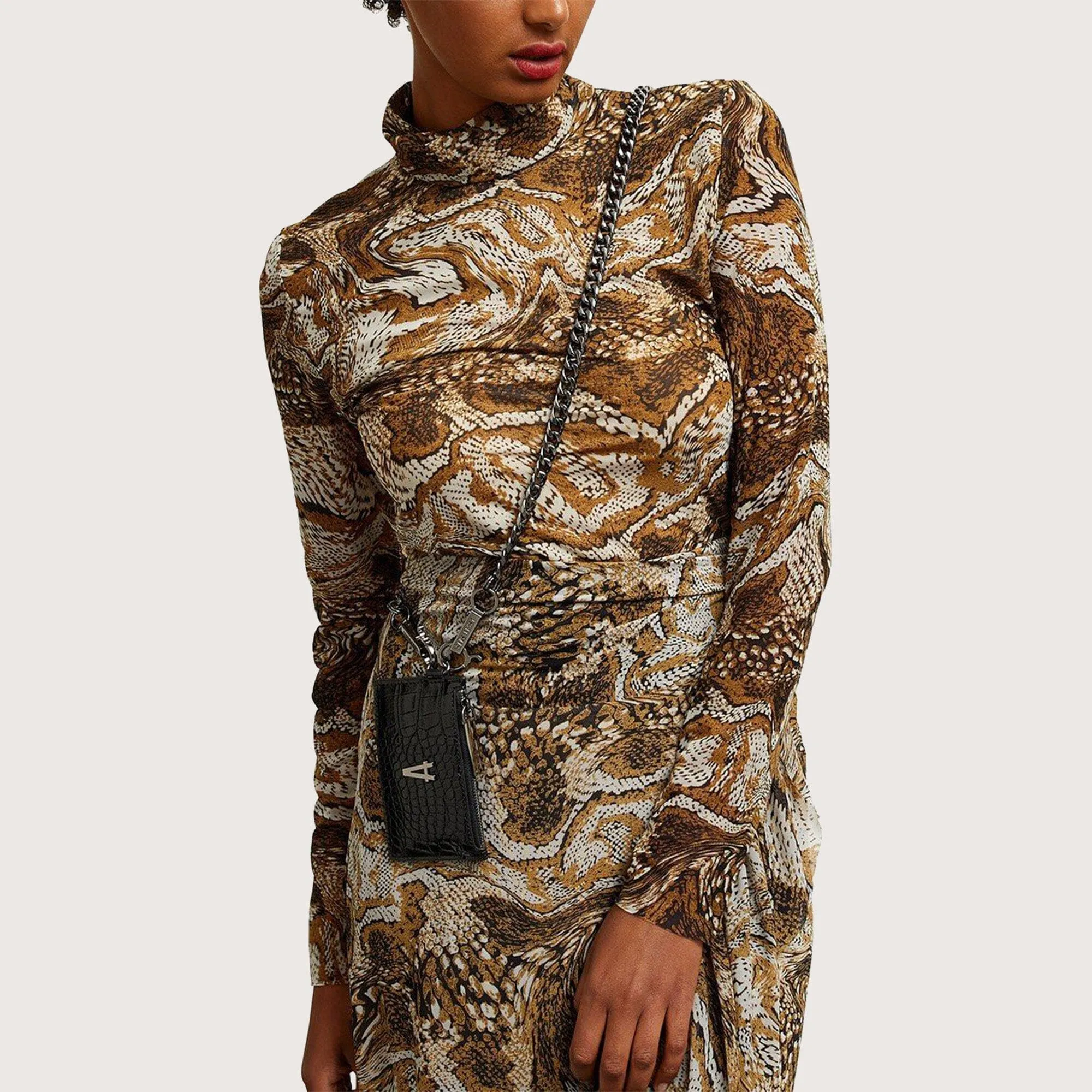 Illuminated Chain Strap - Gunmetal sold by Sans Beast product image thumbnail 2