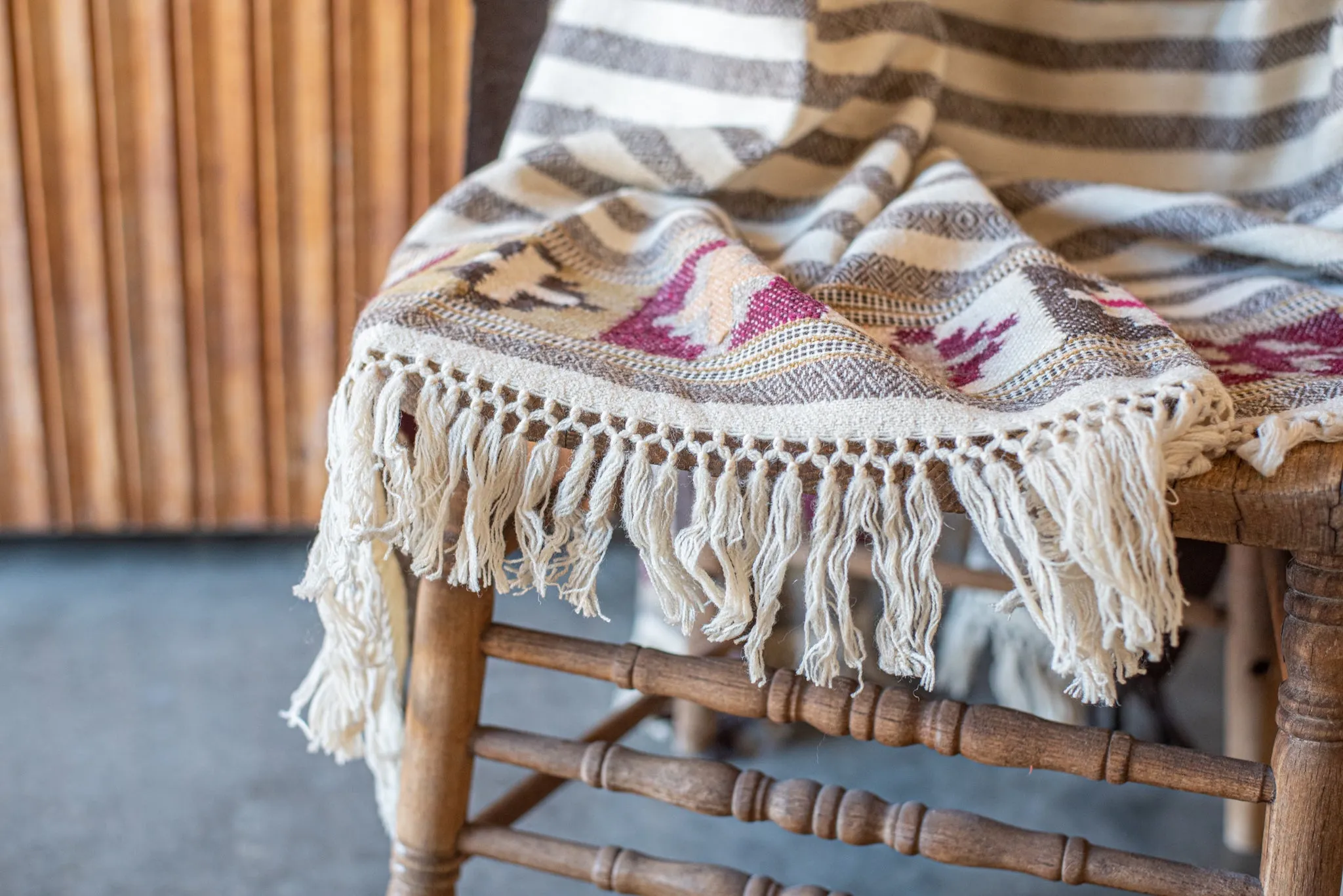 Heritage Single Border Throw sold by Anjelms product image thumbnail 5