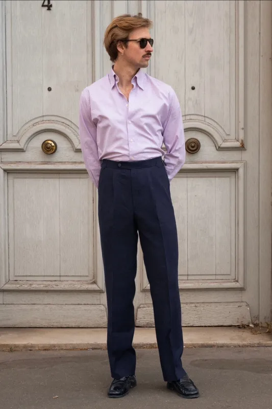Pantalon en laine Fresco™ navy avec ajusteurs made by Carthage Paris