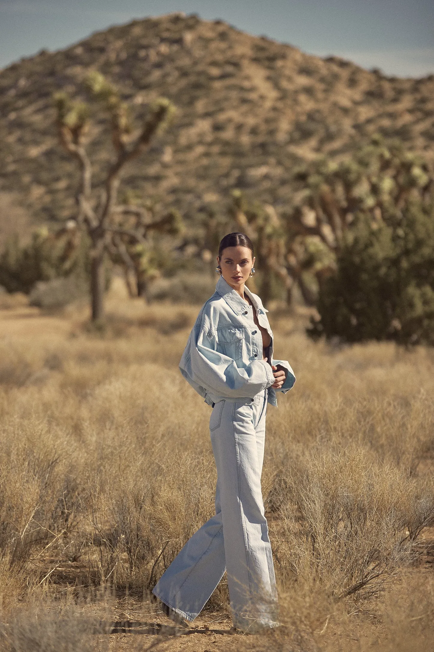 The Perfect Denim Jacket (Vintage Light) sold by SAME product image thumbnail 4