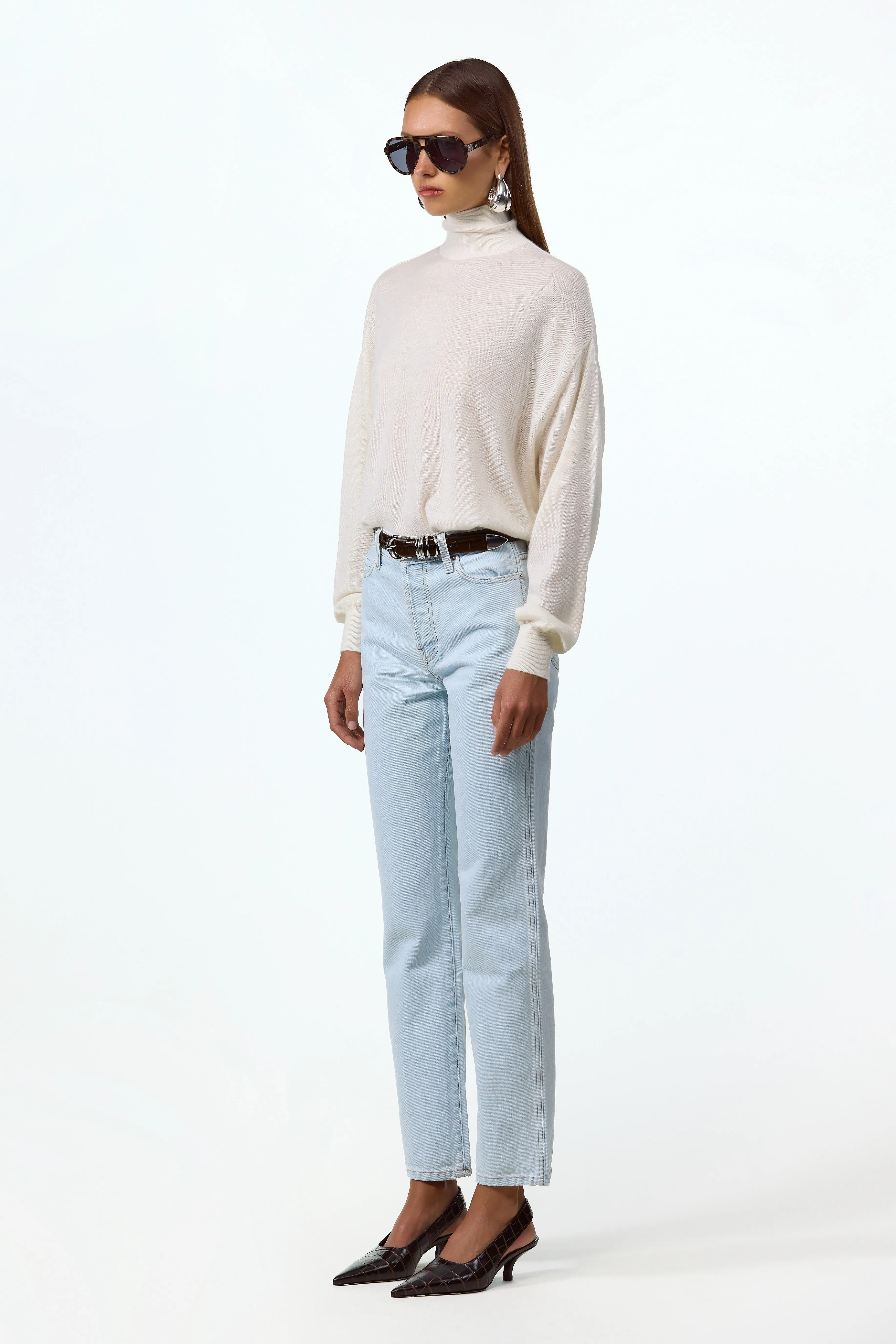 The Straight Ankle Jean (Vintage Light) sold by SAME product image thumbnail 3