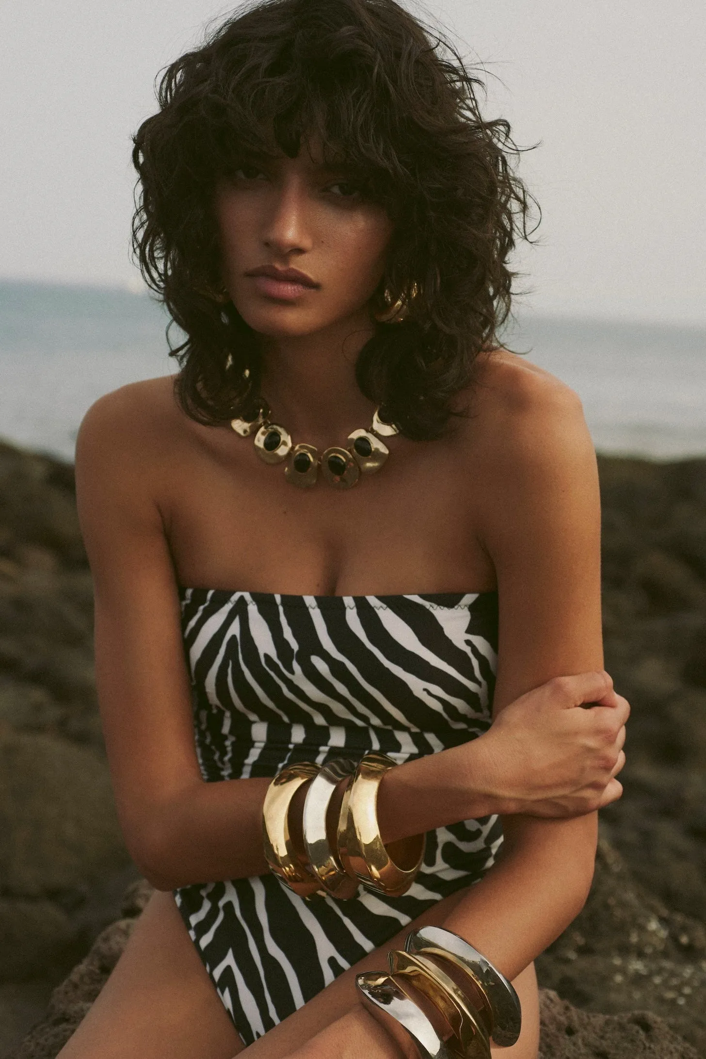 Stone Collar Necklace (Gold/Black) sold by SAME product image thumbnail 2