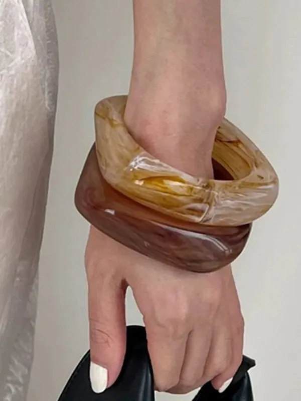 Fashionable Special-Shaped Resin Bracelet sold by Oyrosy