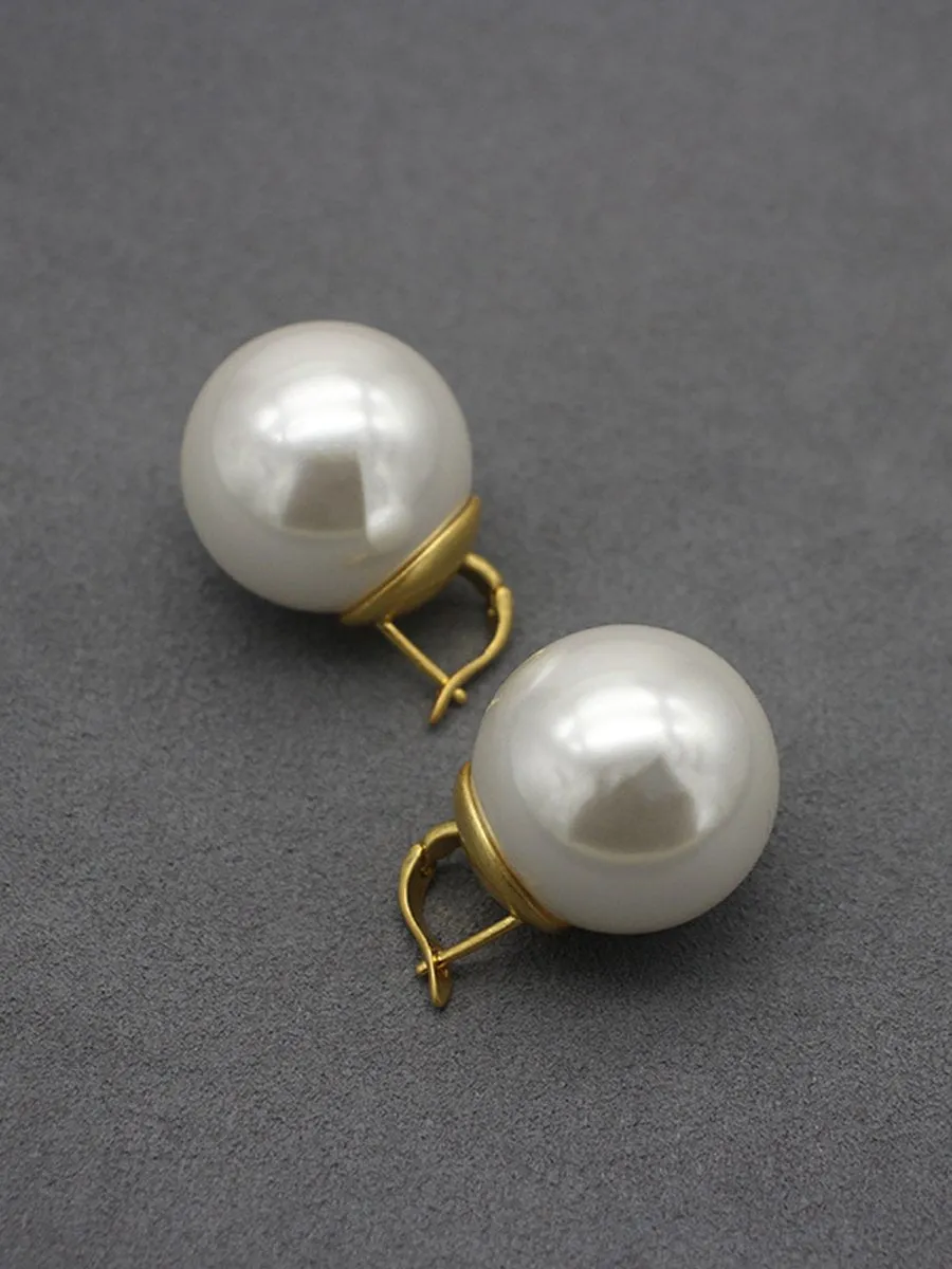 High Quality French Oversized Pearl Earrings sold by Oyrosy product image thumbnail 3