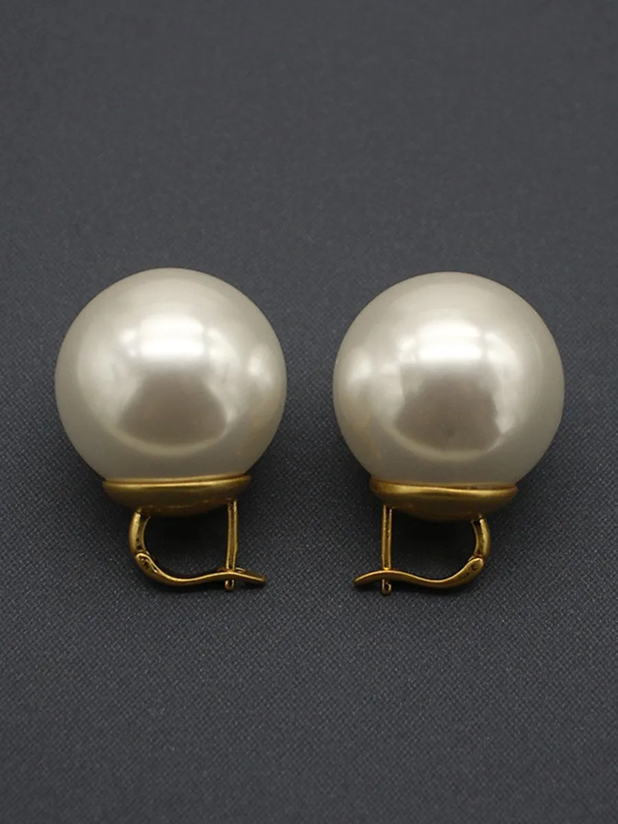 High Quality French Oversized Pearl Earrings sold by Oyrosy product image thumbnail 4
