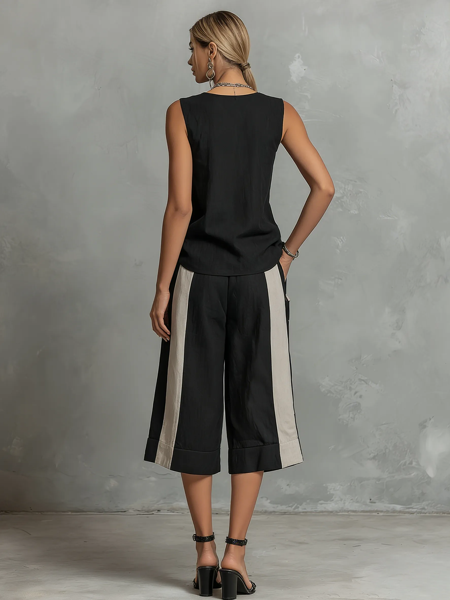 Retro Casual Sleeveless Round Neck Top And Color-blocked Capri Pants Set sold by Oyrosy product image thumbnail 3