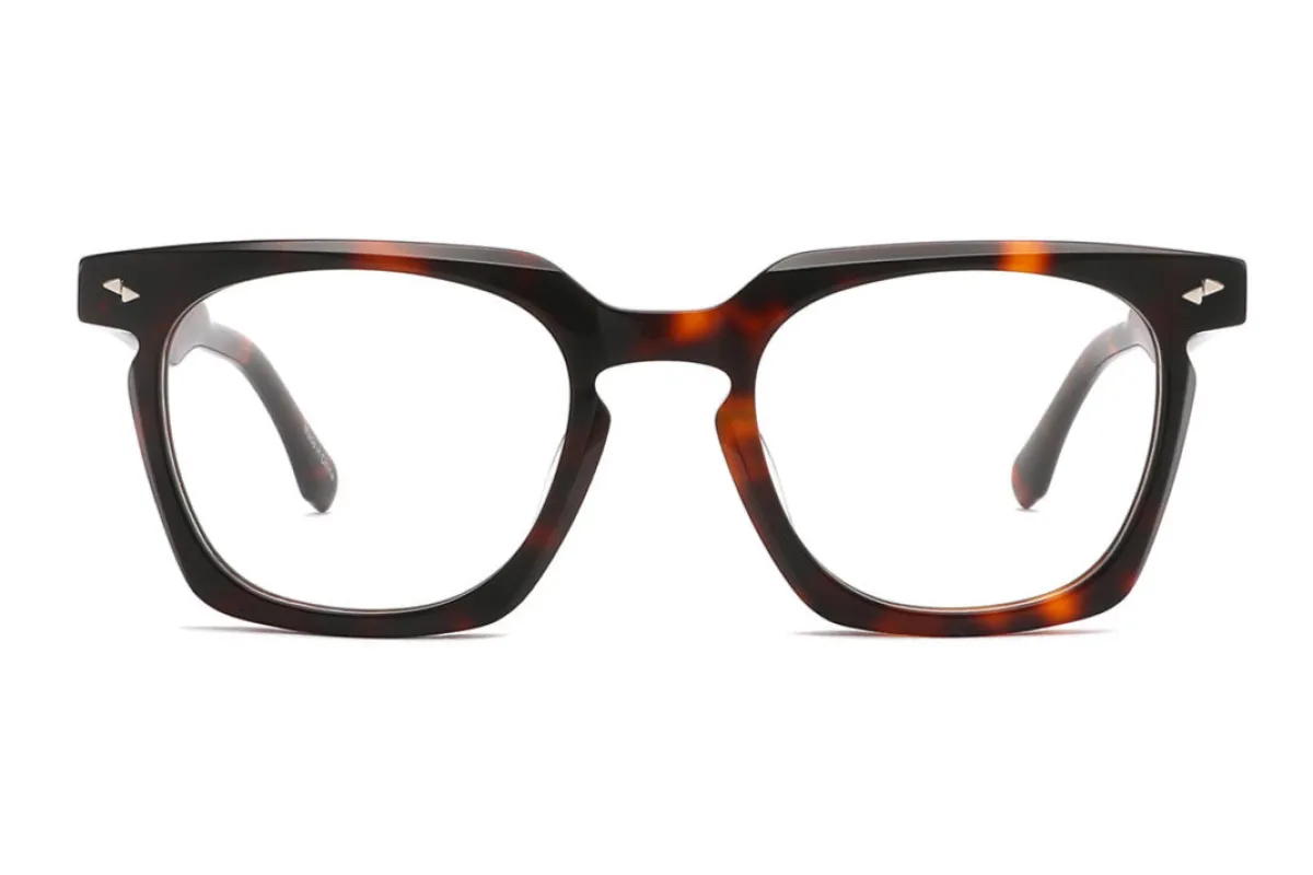 Angus sold by Dilly-Dollar Optical