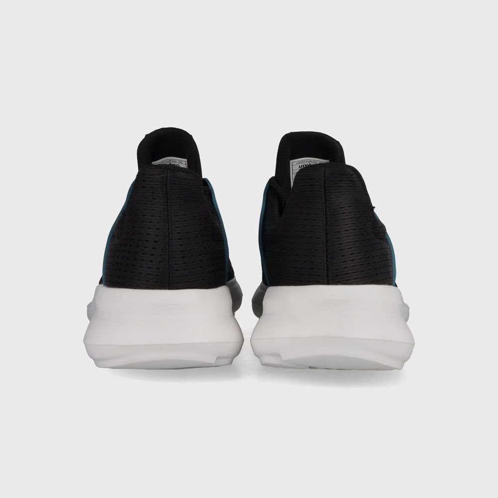 Umbro Durham _ 173432 _ Black sold by Tekkie Town product image thumbnail 4