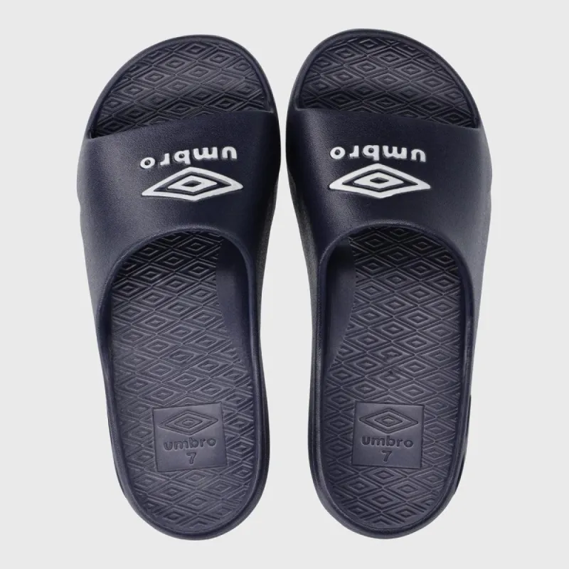 ◆UMBRO◆ ZEPPI SD ZEPPI Slide BlackUQ123ESD10 UQ123ESD10_BL Umbro Mens Comfort Slide Black/White _ 182087 _ Black | Parallel