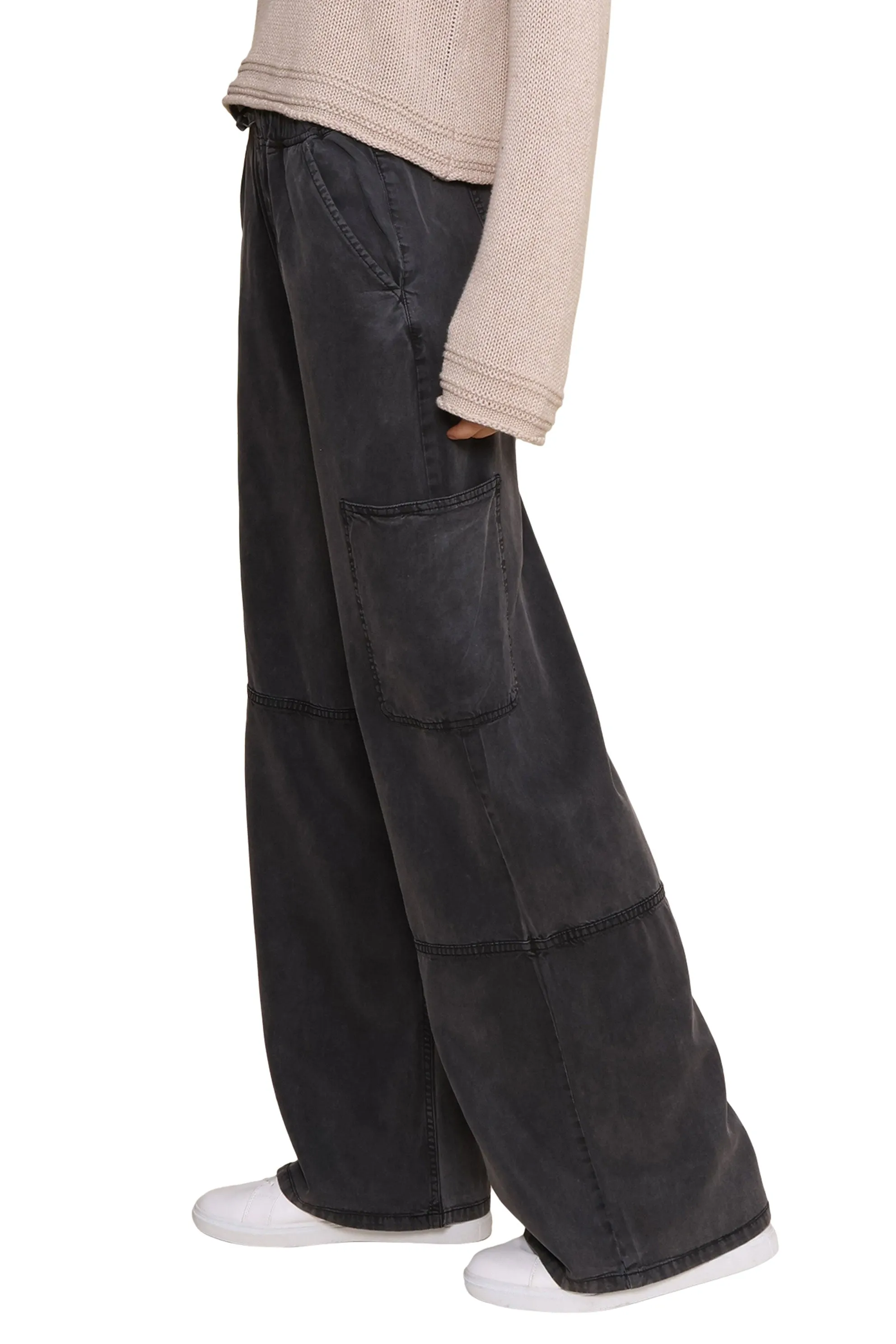 Axel pants sold by Mixology product image thumbnail 2