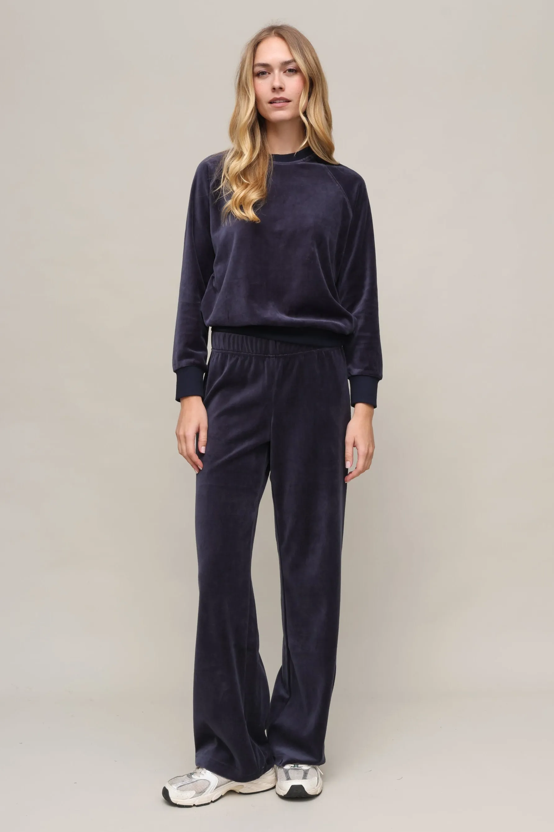 Stella Velour Shrunken Sweatshirt sold by Mixology product image thumbnail 4