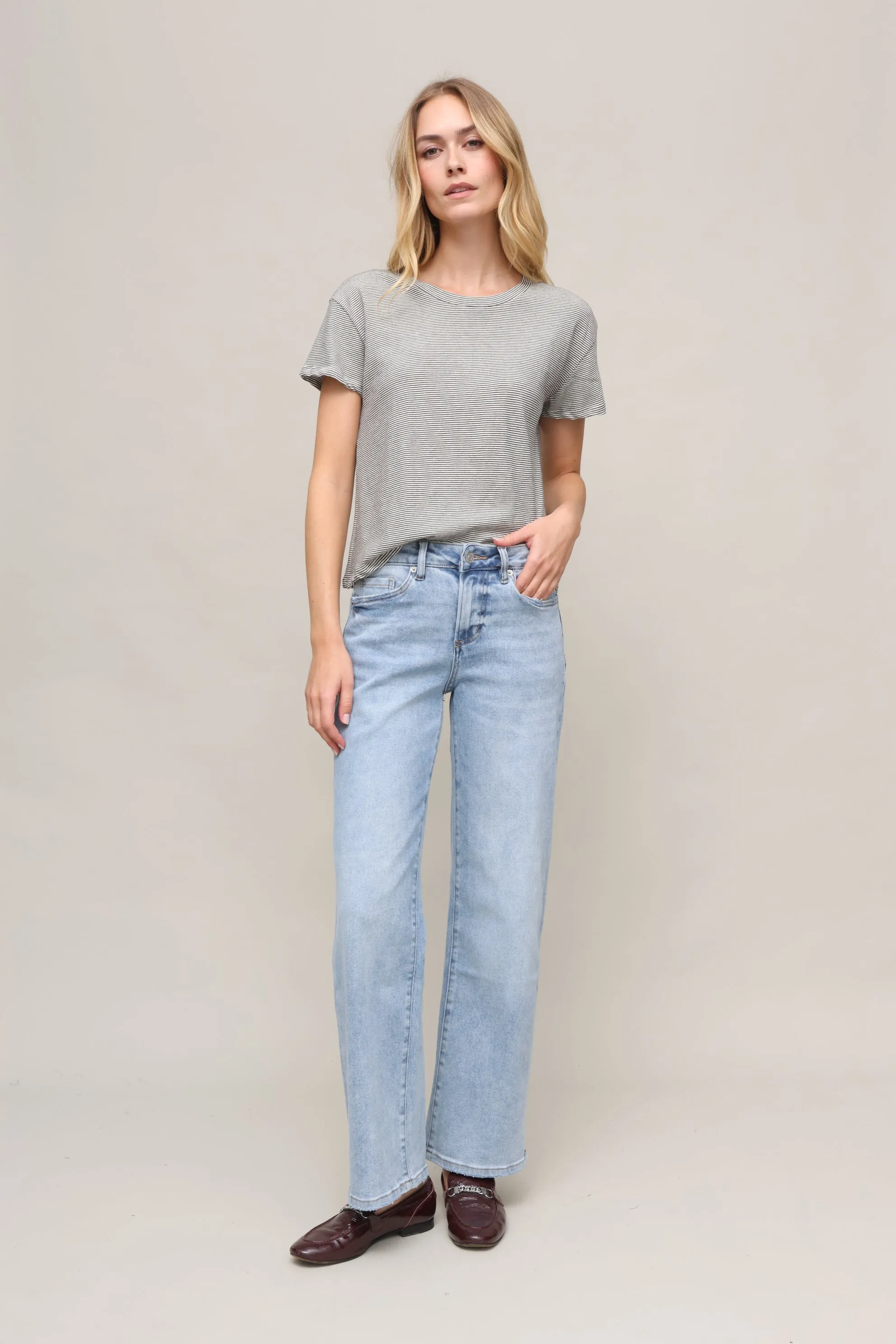 Mid Rise Loose Fit Straight sold by Mixology product image thumbnail 4