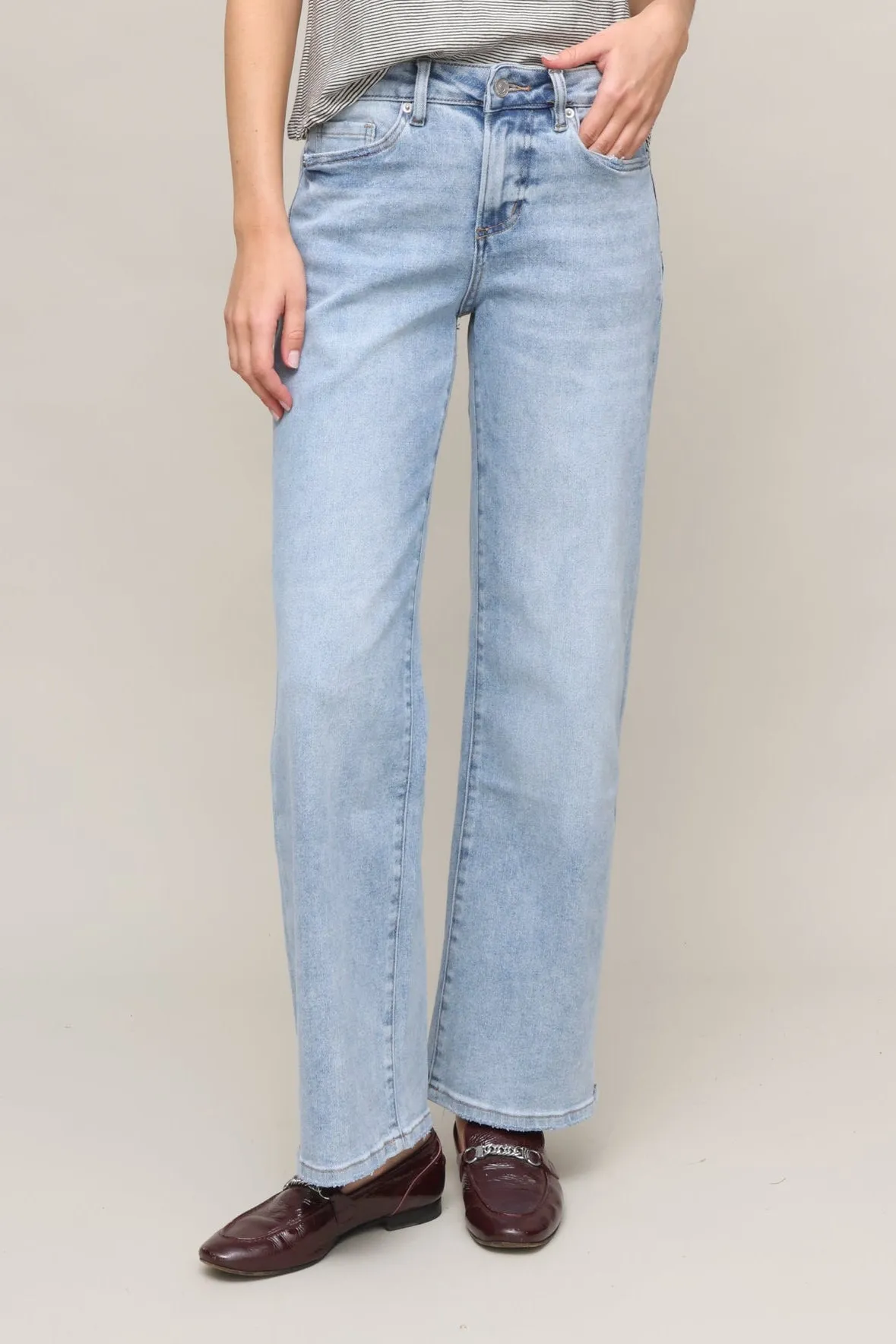 Mid Rise Loose Fit Straight sold by Mixology