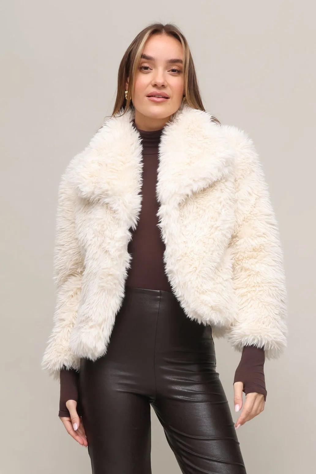 Donna Faux Fur Jacket sold by Mixology product image thumbnail 5