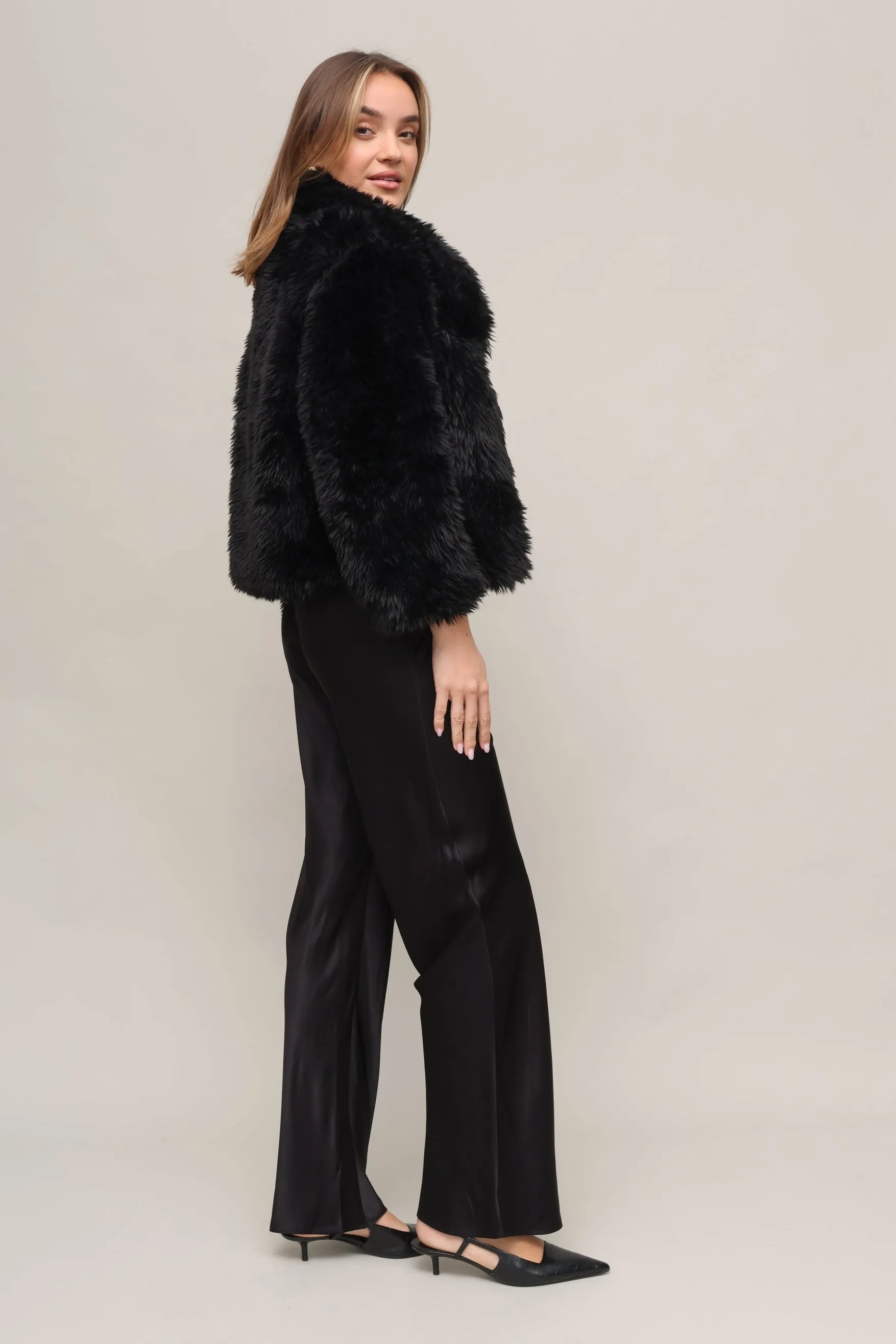 Donna Faux Fur Jacket sold by Mixology product image thumbnail 3