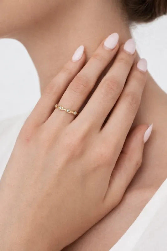 Madison Bezel Chain Ring made by Mixology