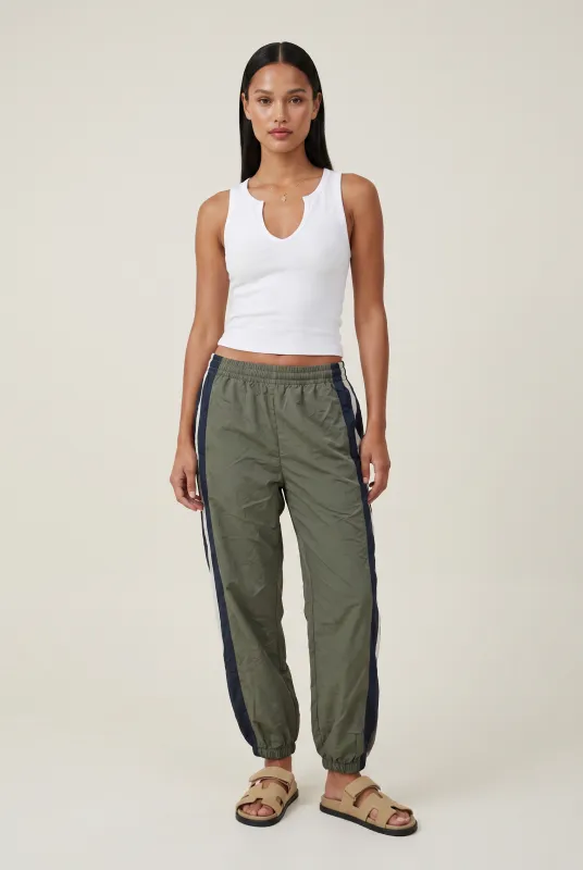 Aniston Pant made by Lioness