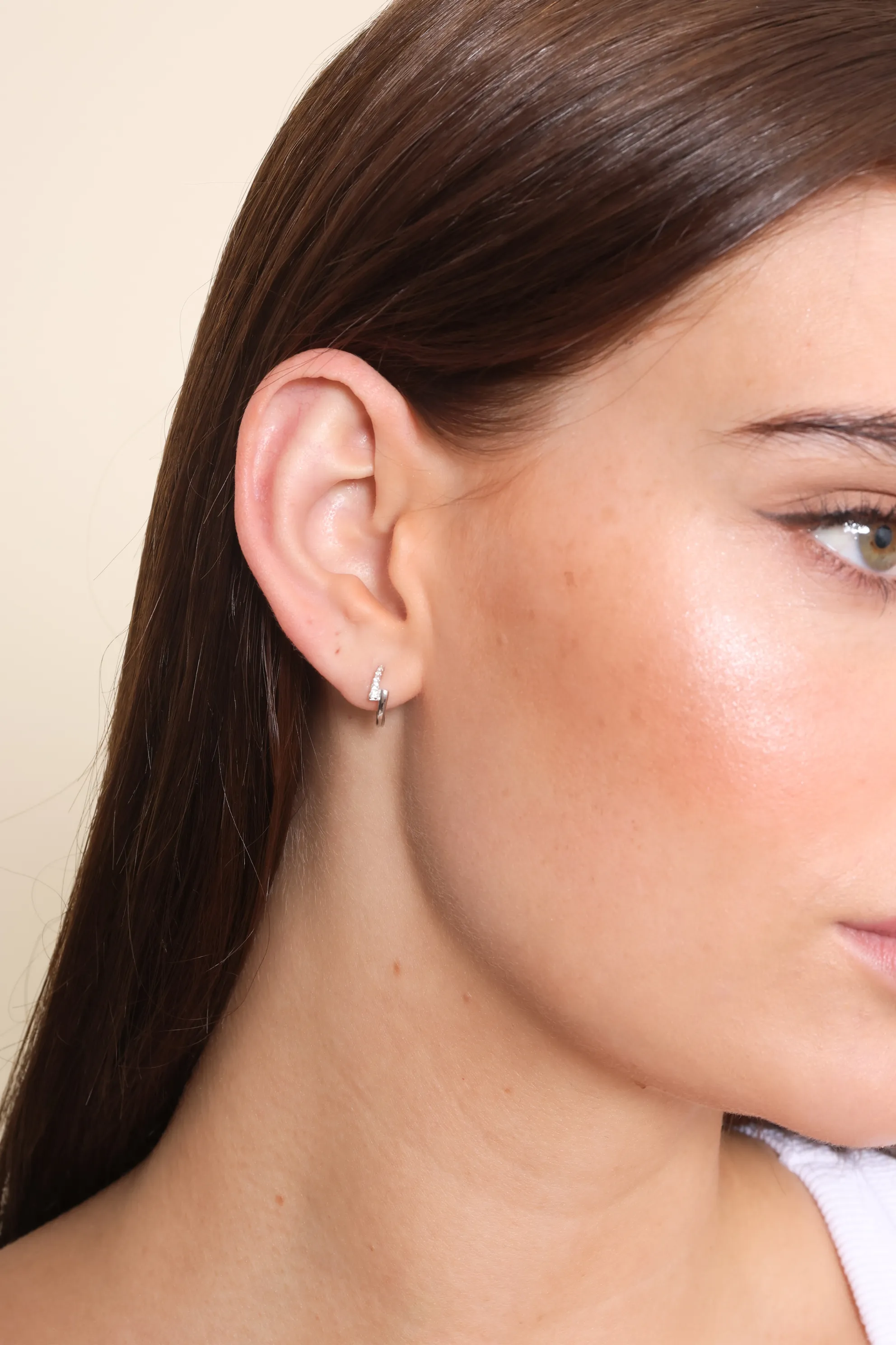 Noah Center Bagutte Huggie sold by Mixology product image thumbnail 3