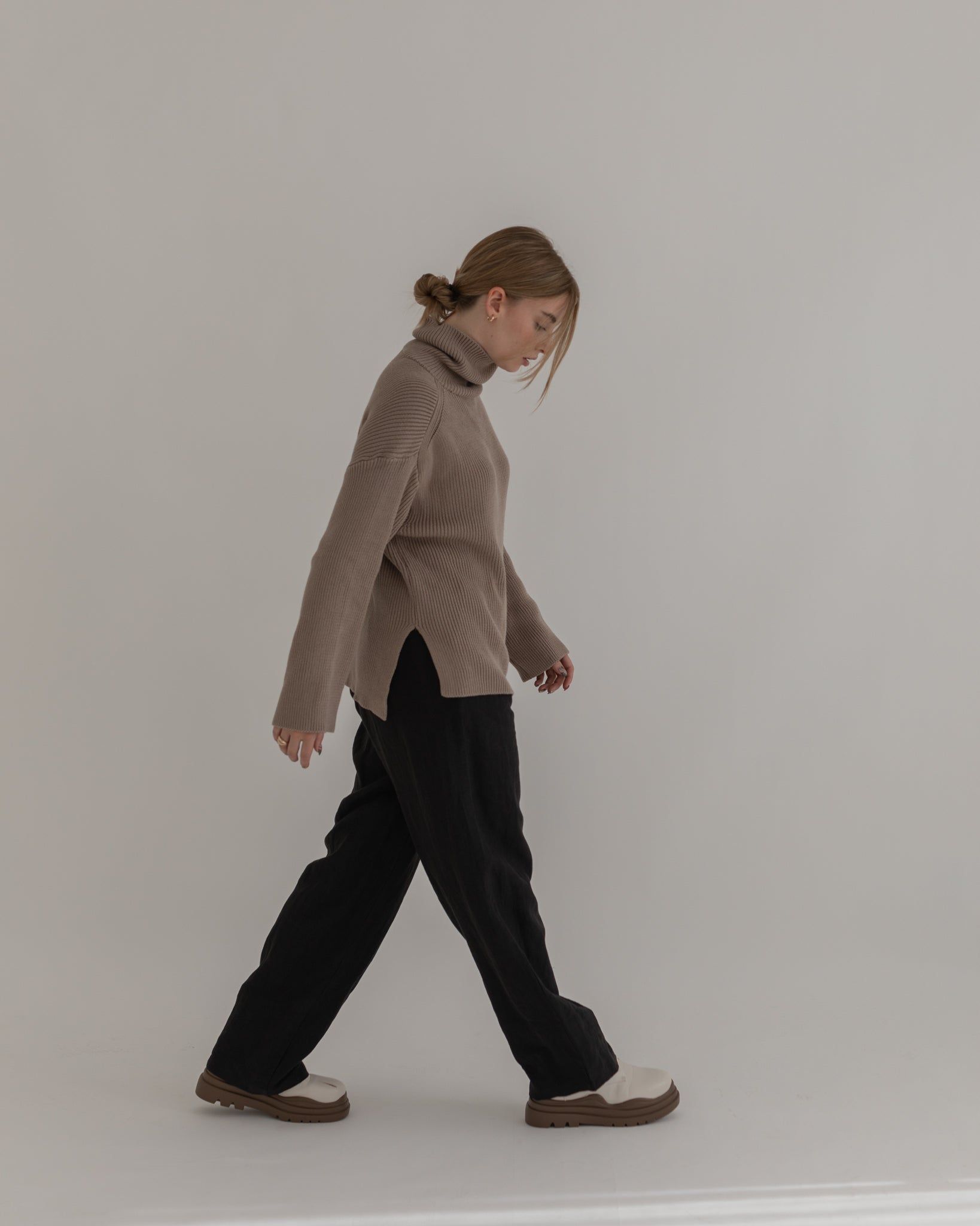 pleated linen pants sold by Kindly product image thumbnail 6