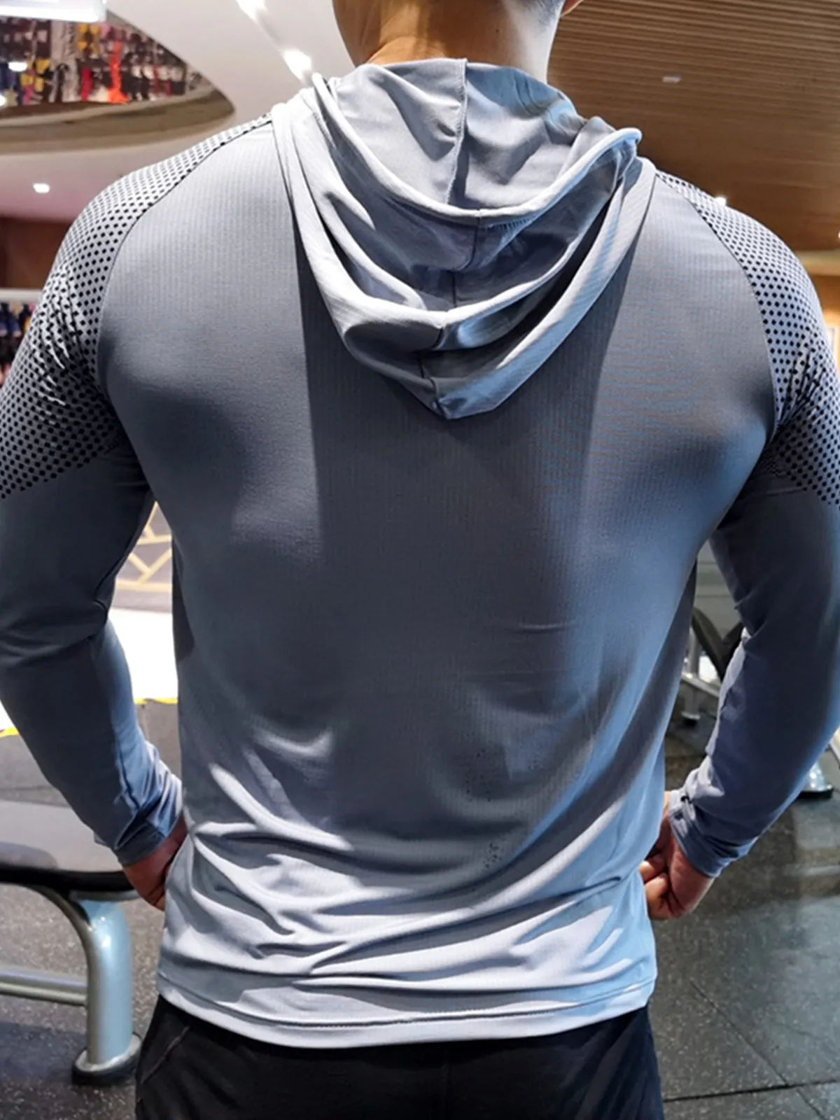 Core Hooded Performance Shirt 2.0 sold by Aha Selected product image thumbnail 2