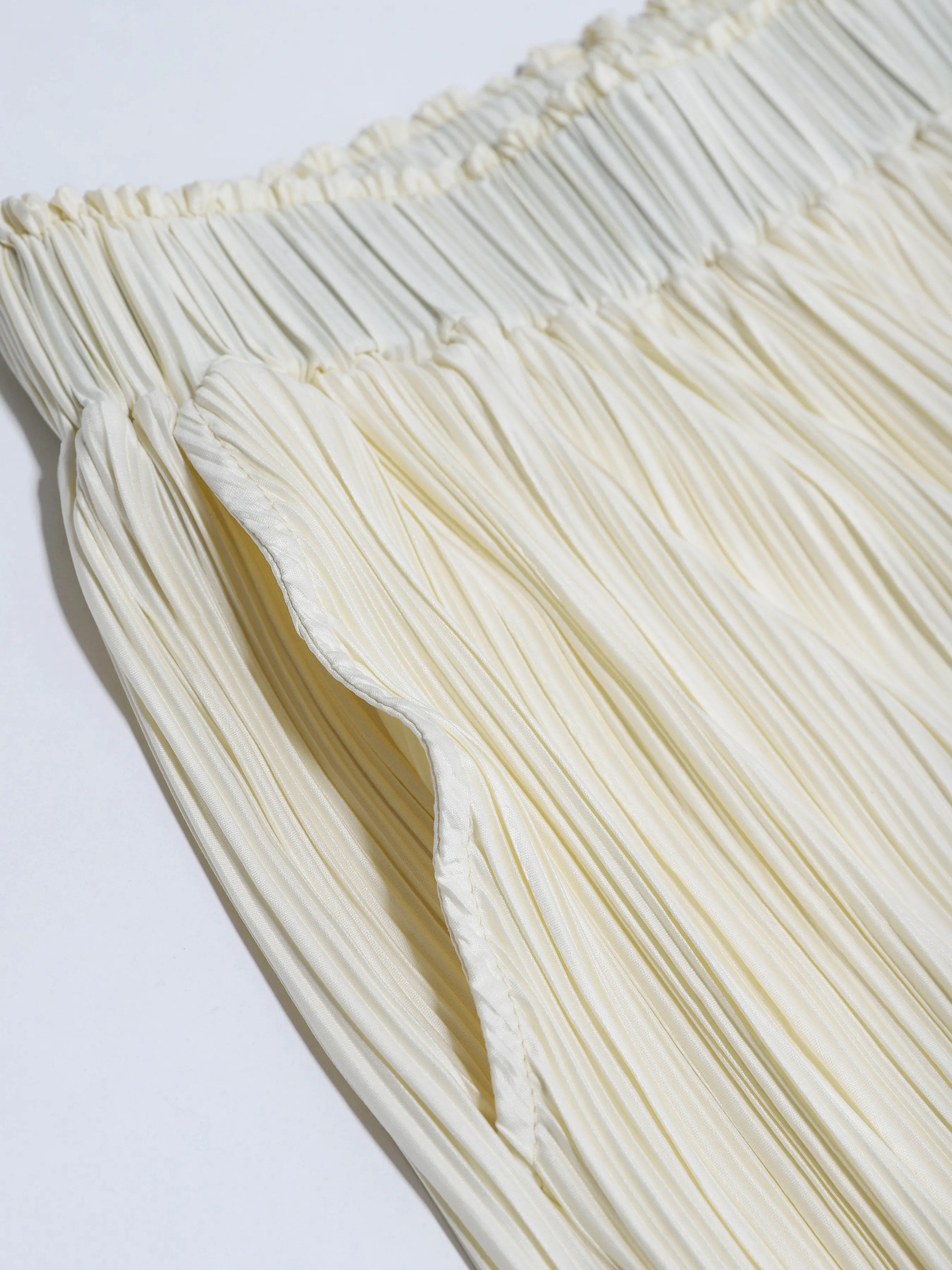 Comfy Elastic Waist Pleated Wide Leg Pants sold by Aha Selected product image thumbnail 5