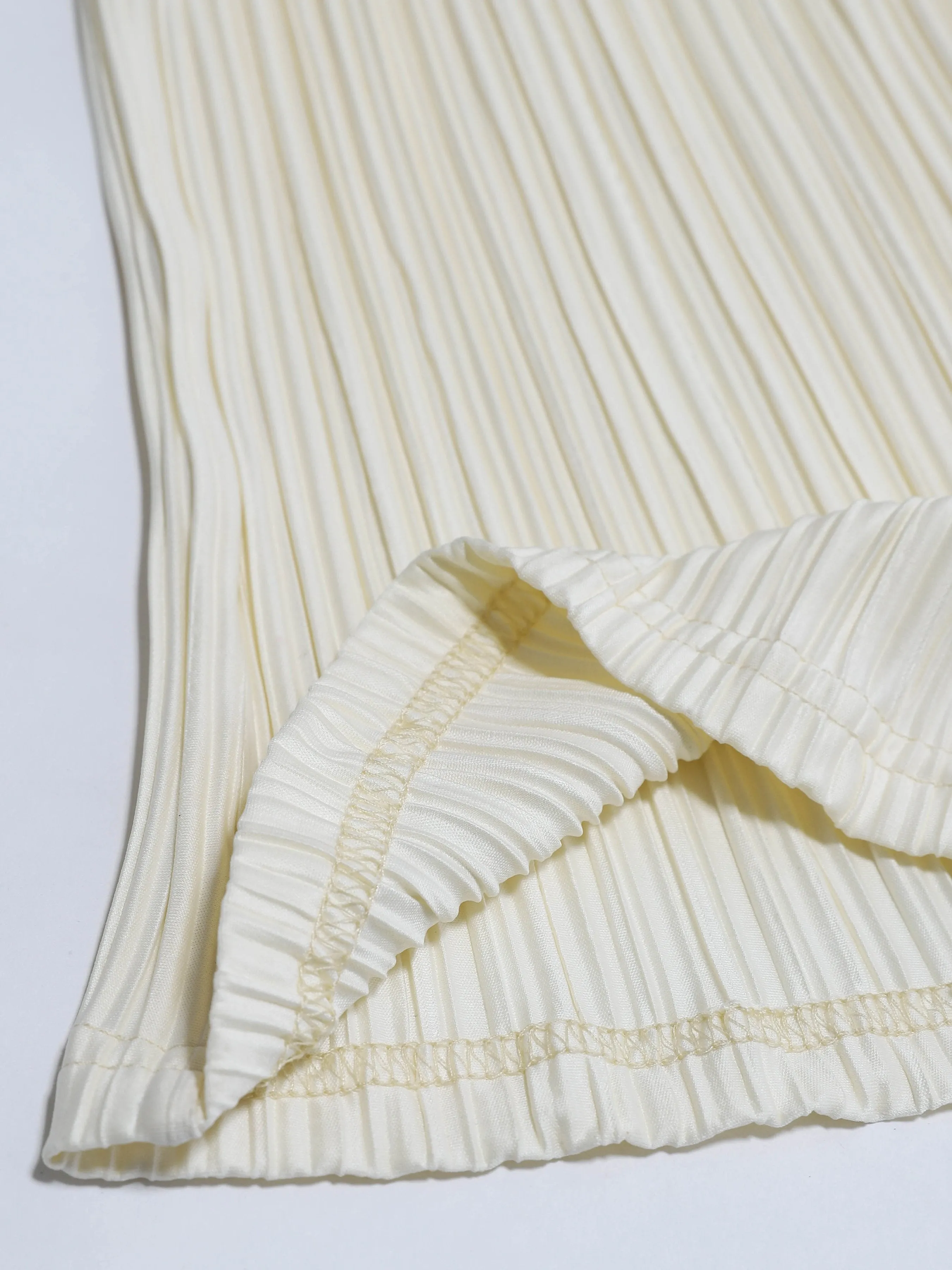 Comfy Elastic Waist Pleated Wide Leg Pants sold by Aha Selected product image thumbnail 4