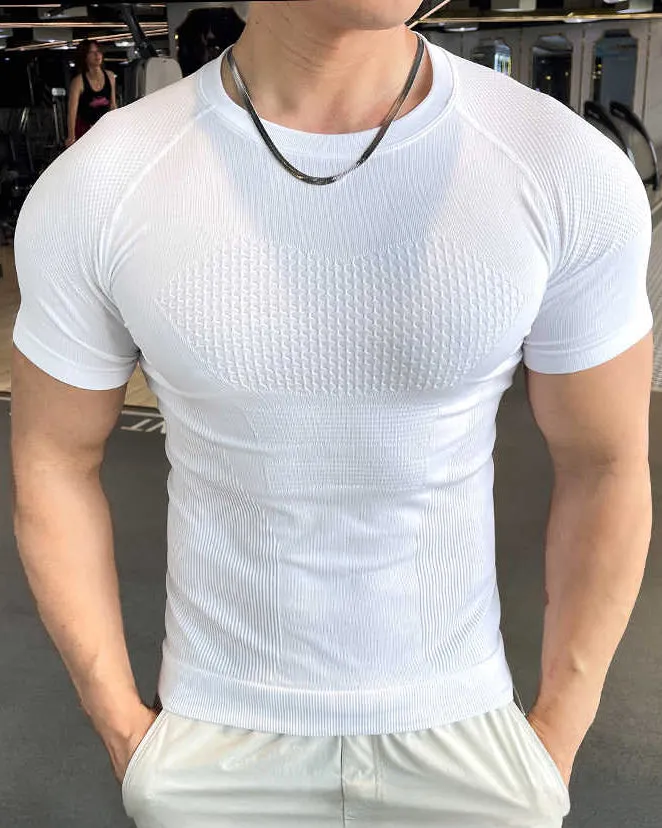 Seamless Quick-Dry Skinny Compression Tee sold by Aha Selected product image thumbnail 2