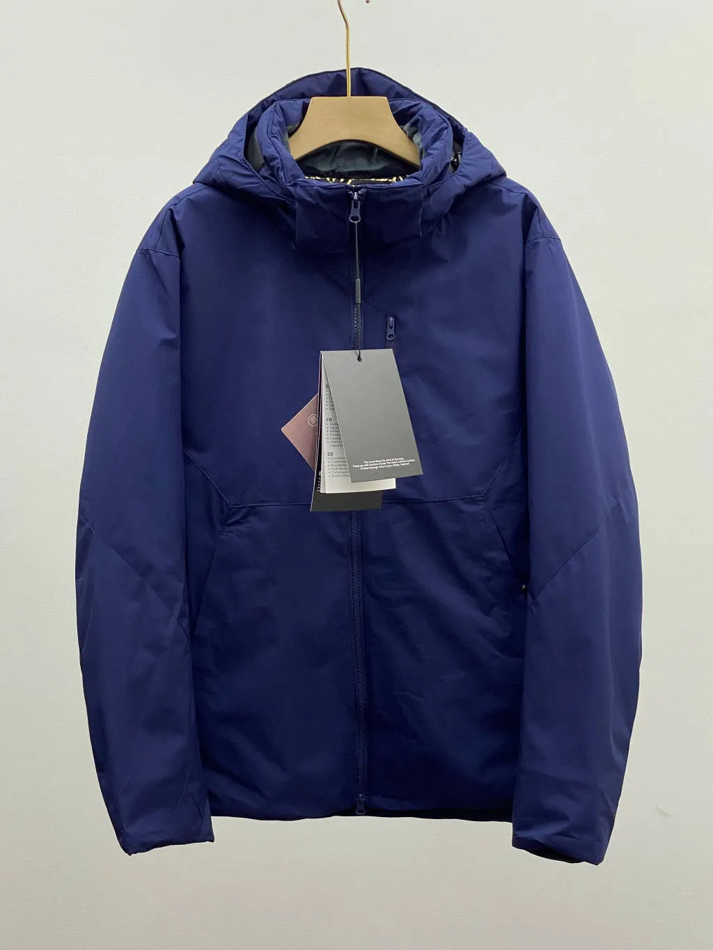 Thermal Windproof Insulated Hooded Jacket sold by Aha Selected product image thumbnail 4