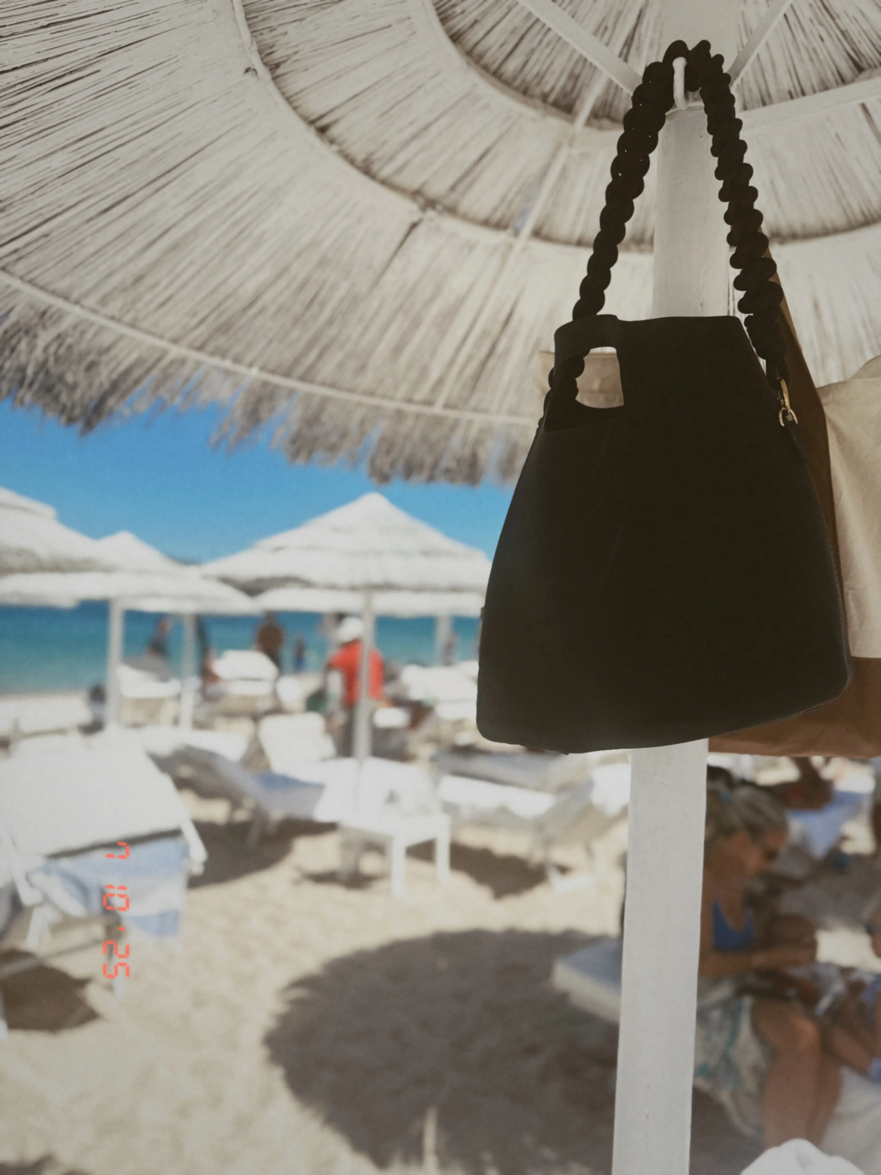 Petite Fishtail Noir sold by Très Gelée product image thumbnail 3