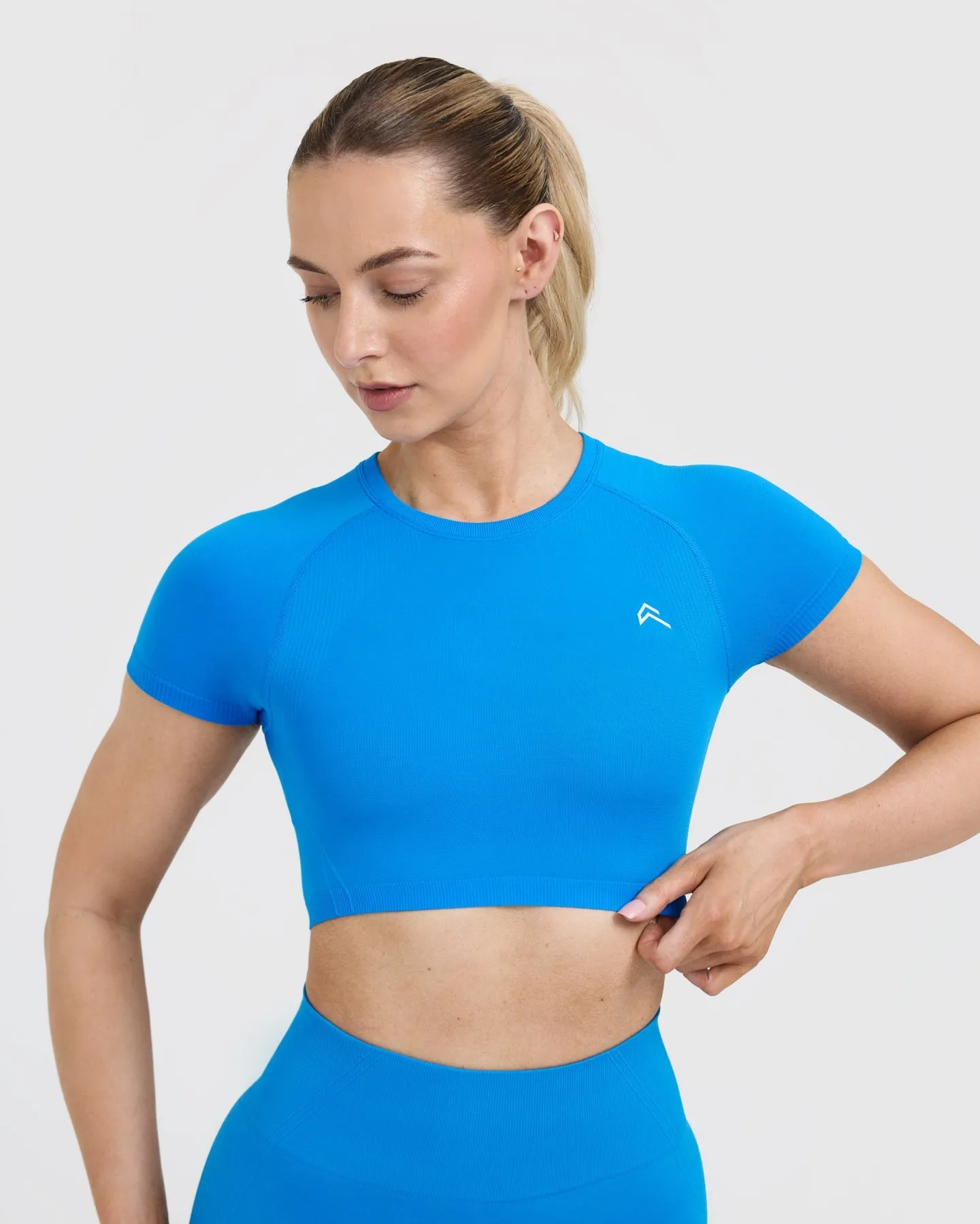 Go To Seamless Fitted Crop Top | Tropical Blue sold by Oner Active product image thumbnail 4