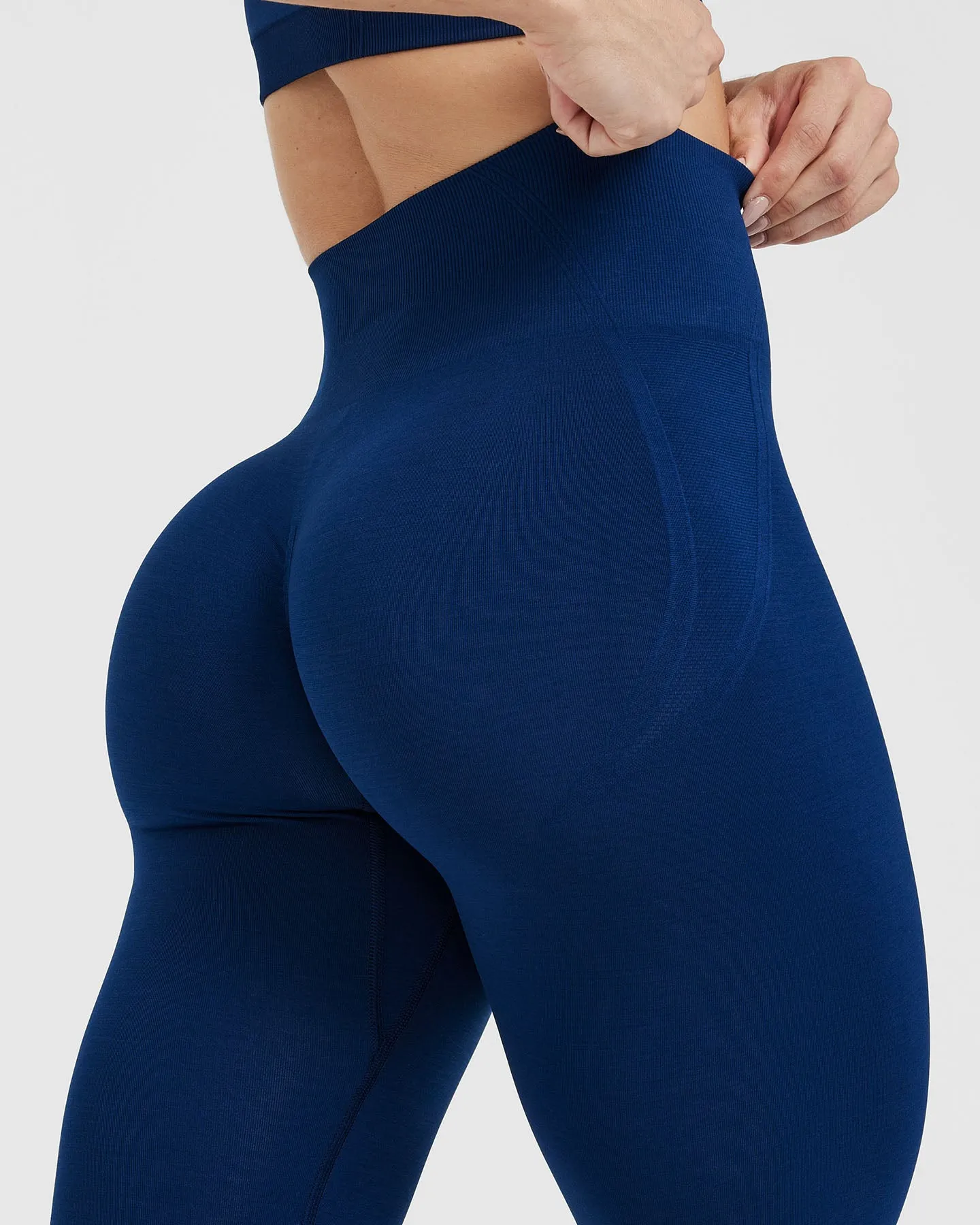 Effortless Seamless Leggings | Midnight sold by Oner Active product image thumbnail 5