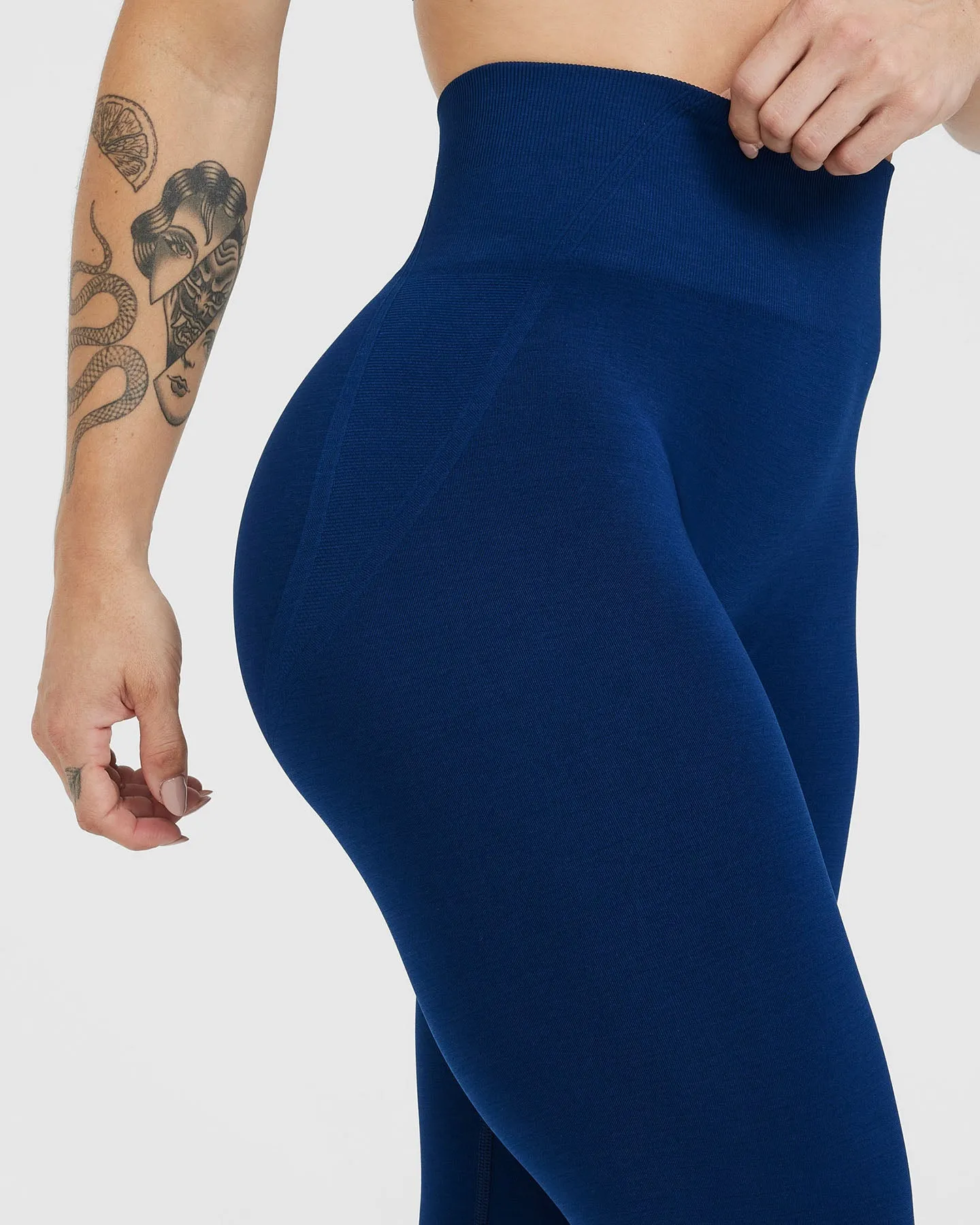 Effortless Seamless Leggings | Midnight sold by Oner Active product image thumbnail 4
