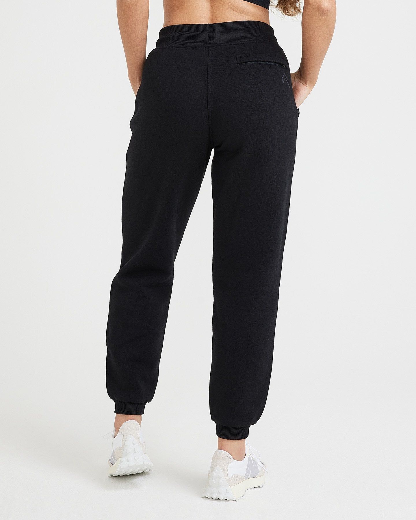 Classic Lounge Jogger | Black sold by Oner Active product image thumbnail 4