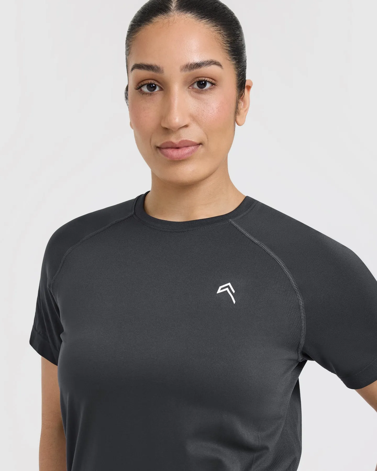 Go To Seamless Loose Top | Coal sold by Oner Active product image thumbnail 4