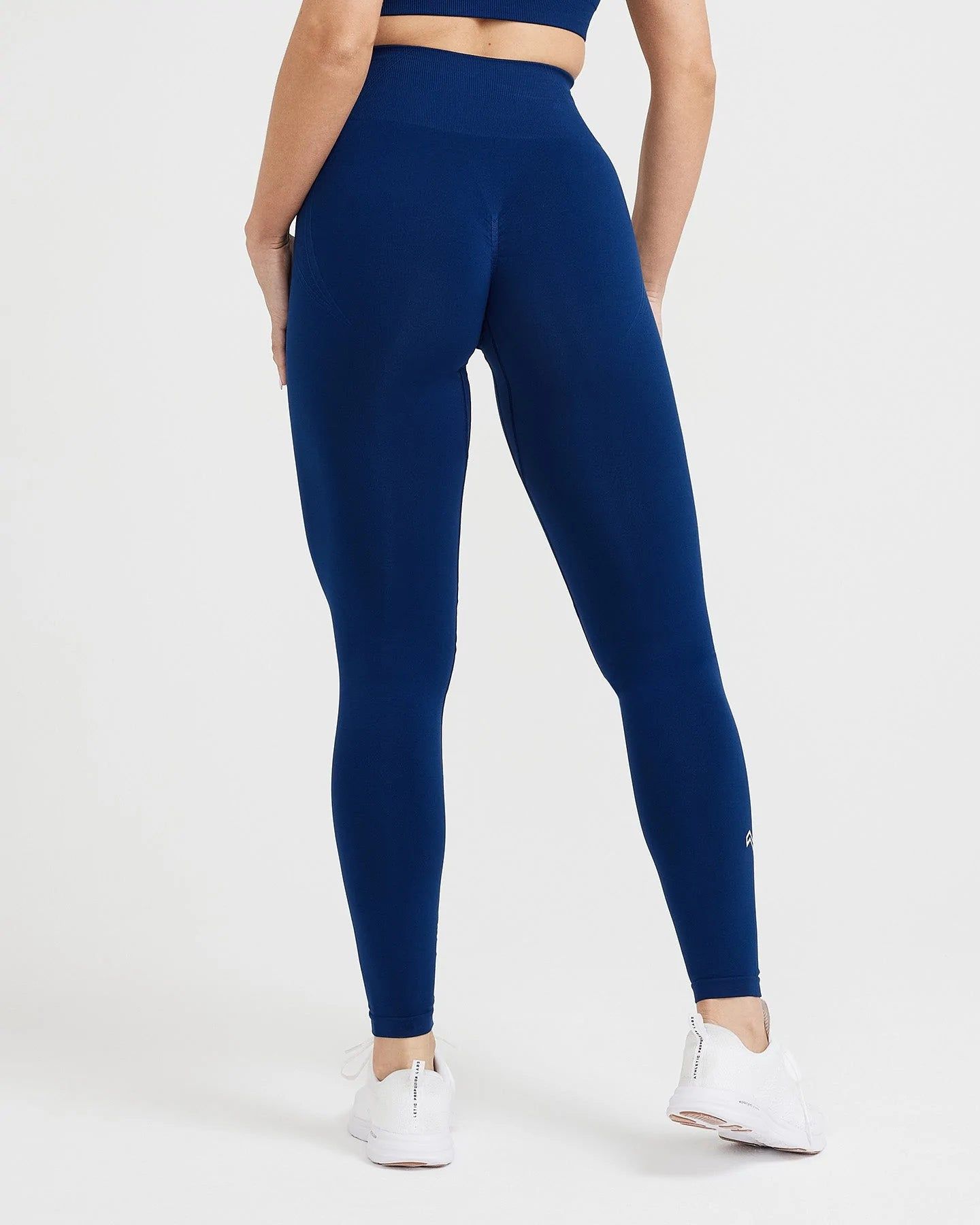 Effortless Seamless Leggings | Midnight sold by Oner Active product image thumbnail 4