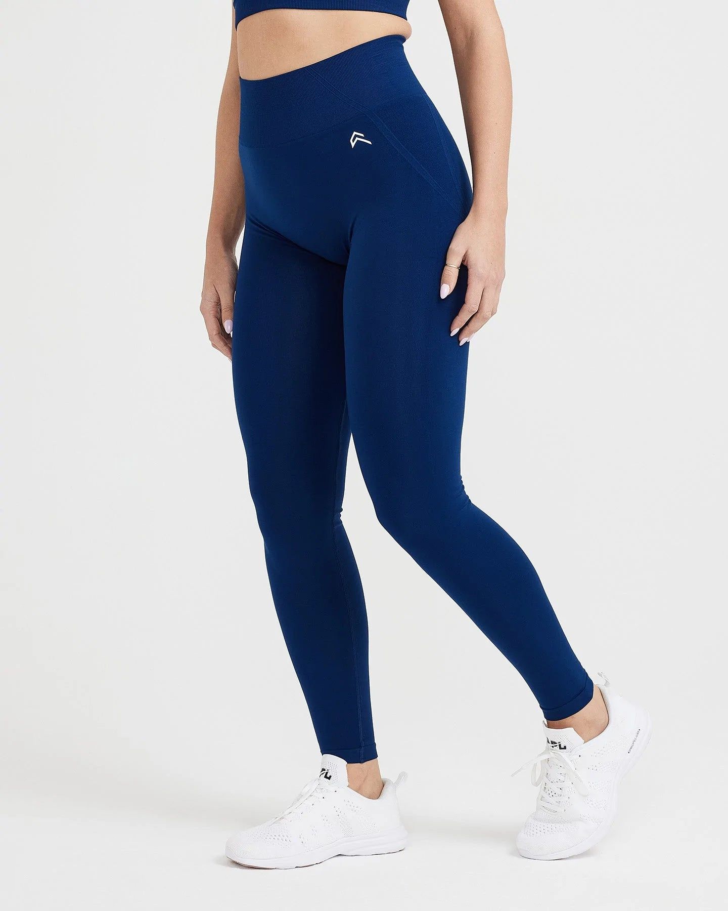 Effortless Seamless Leggings | Midnight sold by Oner Active product image thumbnail 2