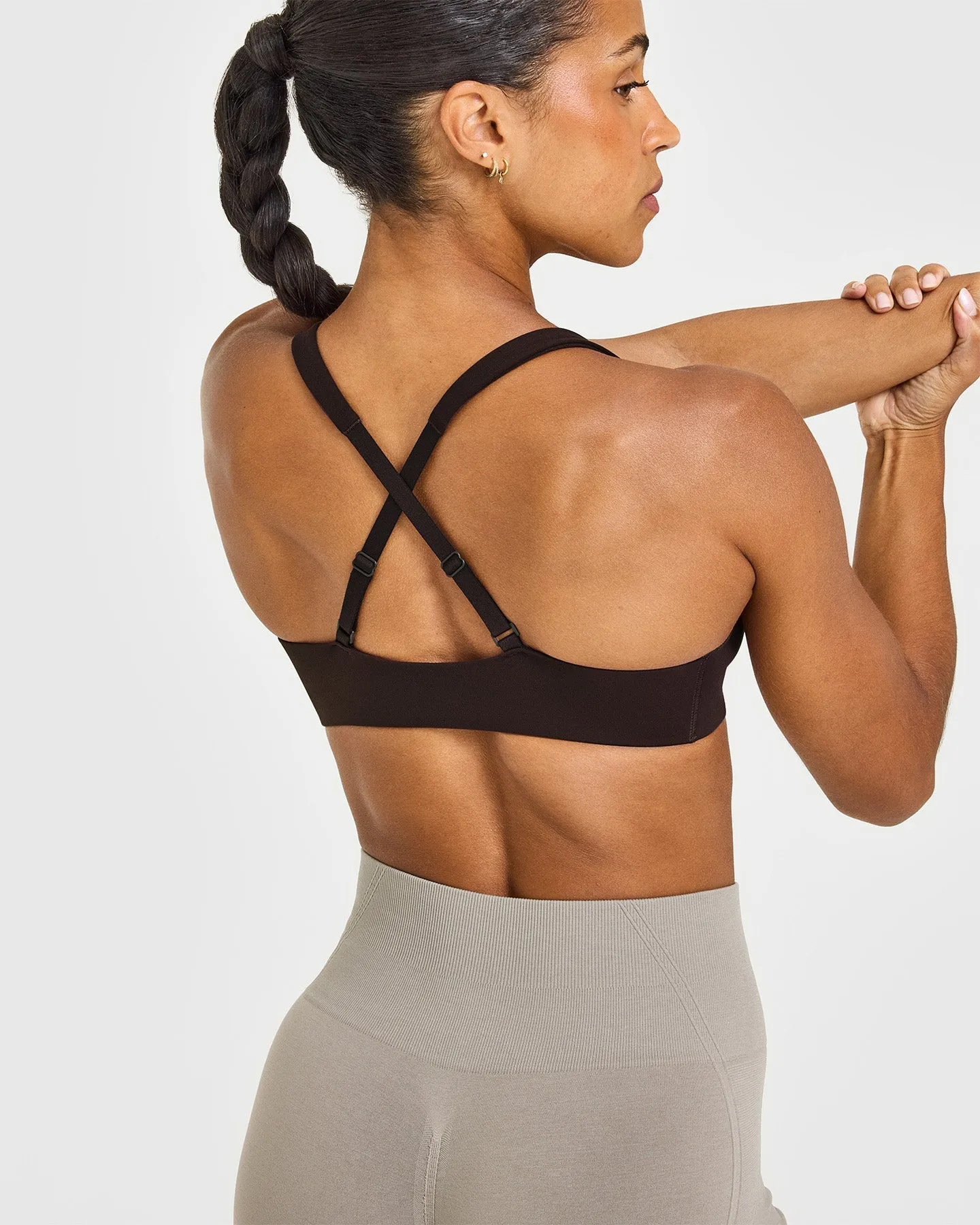 EasyLift™ Cross Back Sports Bra | 70% Cocoa sold by Oner Active product image thumbnail 4