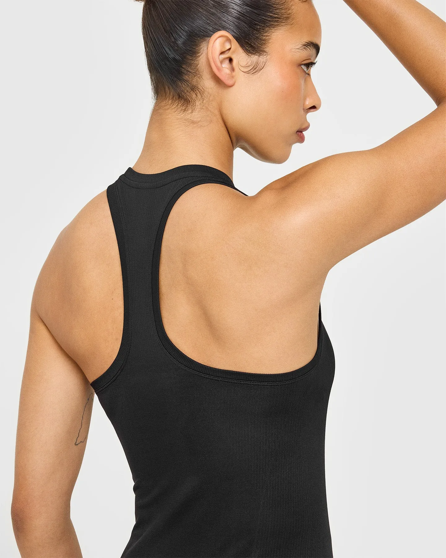 Go To Seamless Fitted Vest | Black sold by Oner Active product image thumbnail 5