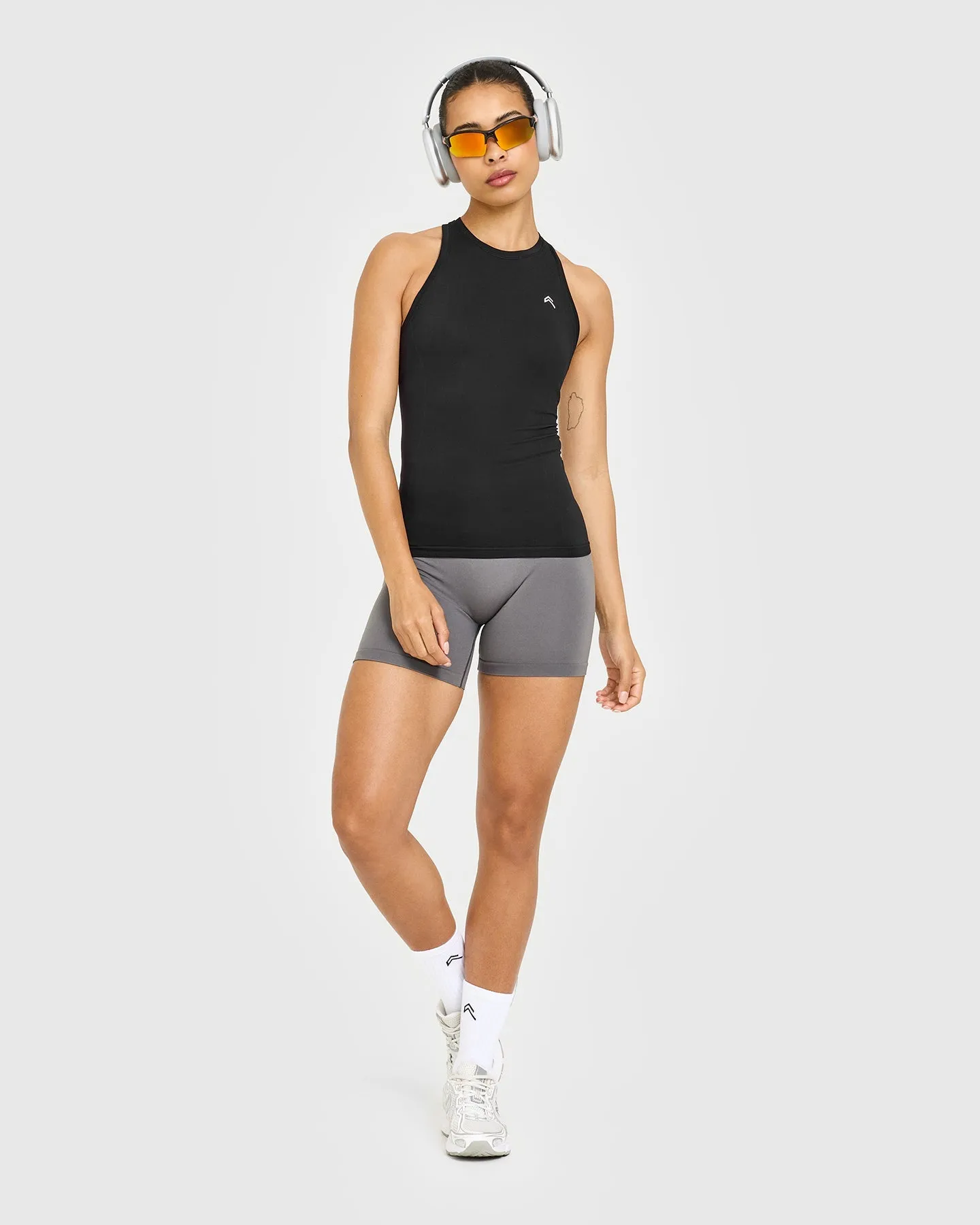 Go To Seamless Fitted Vest | Black sold by Oner Active product image thumbnail 3