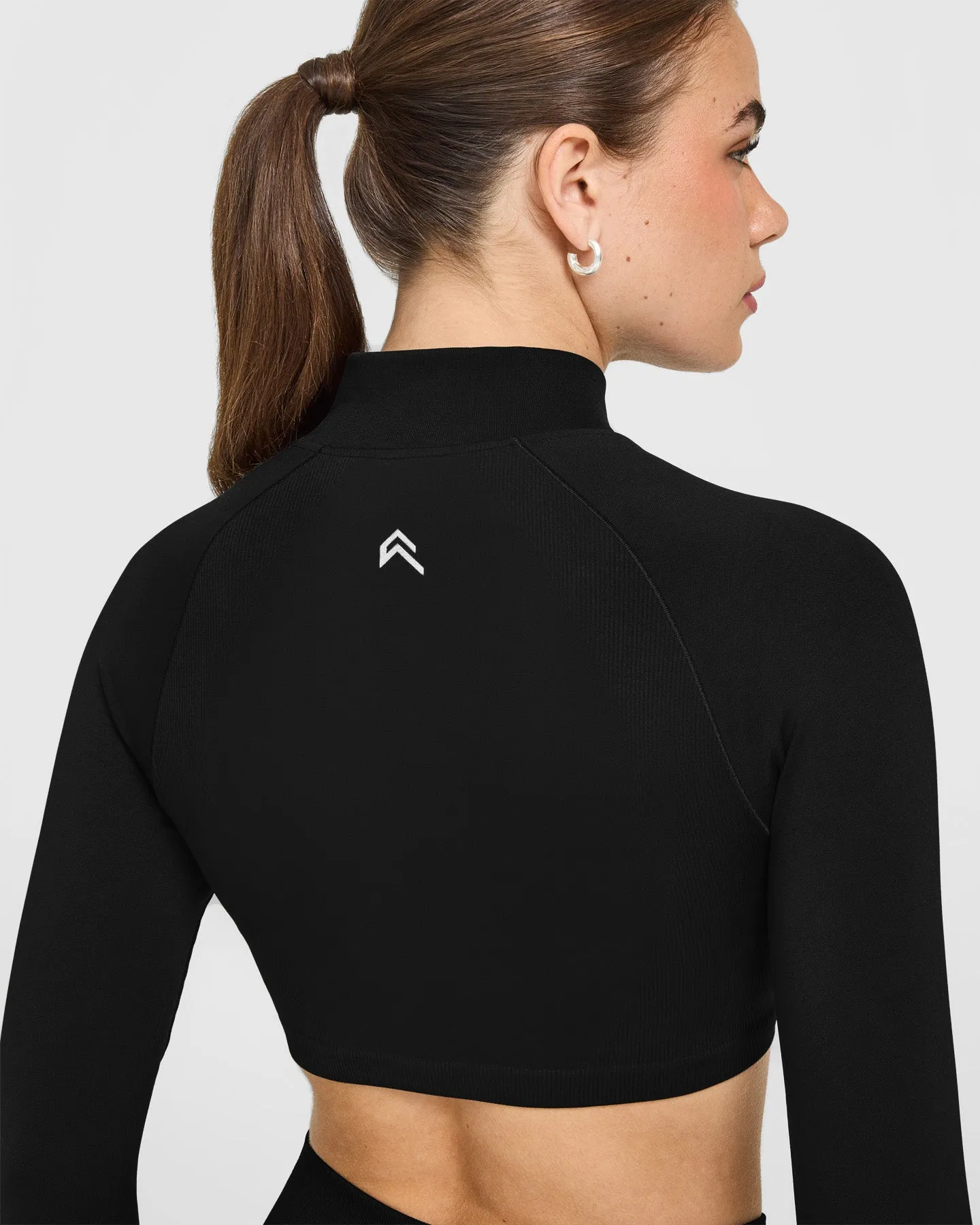 EnhanceLift™ Seamless Crop Jacket with White Logo | Black sold by Oner Active product image thumbnail 4