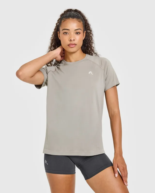 Go To Seamless Loose Top | Warm Sand sold by Oner Active