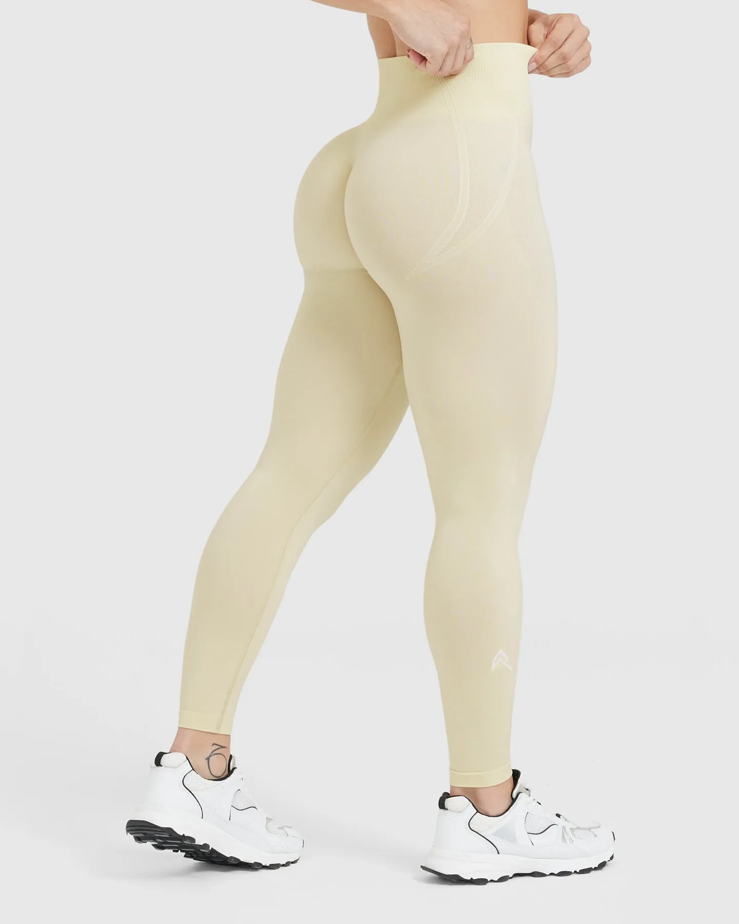 Effortless Seamless Leggings with White Logo | Vanilla sold by Oner Active product image thumbnail 2